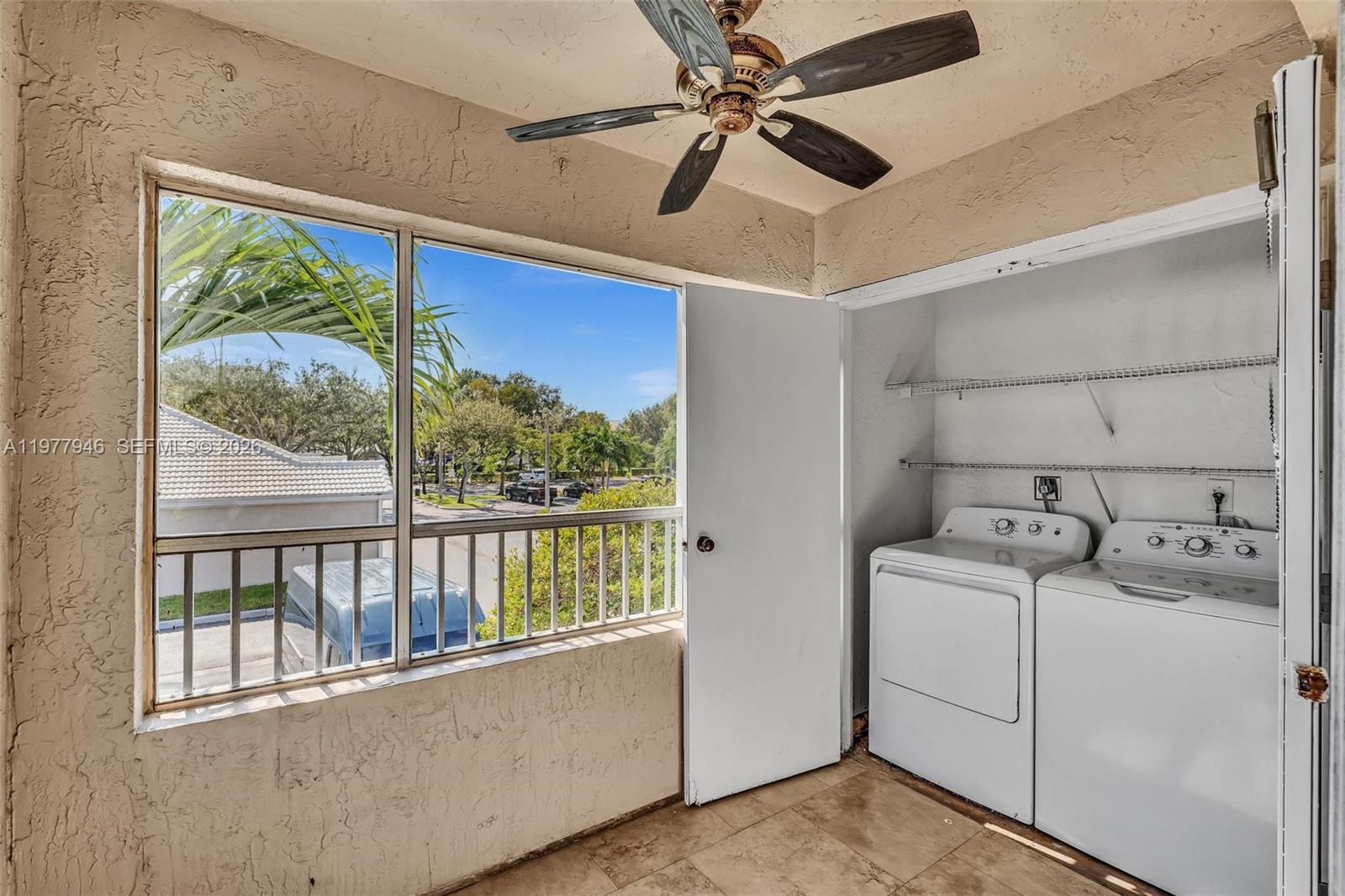 LAKEVIEW CLUB CONDO - Residential Lease