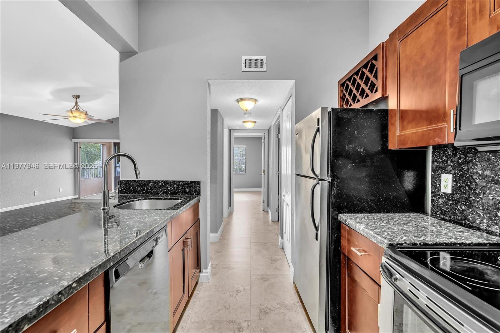 LAKEVIEW CLUB CONDO - Residential Lease