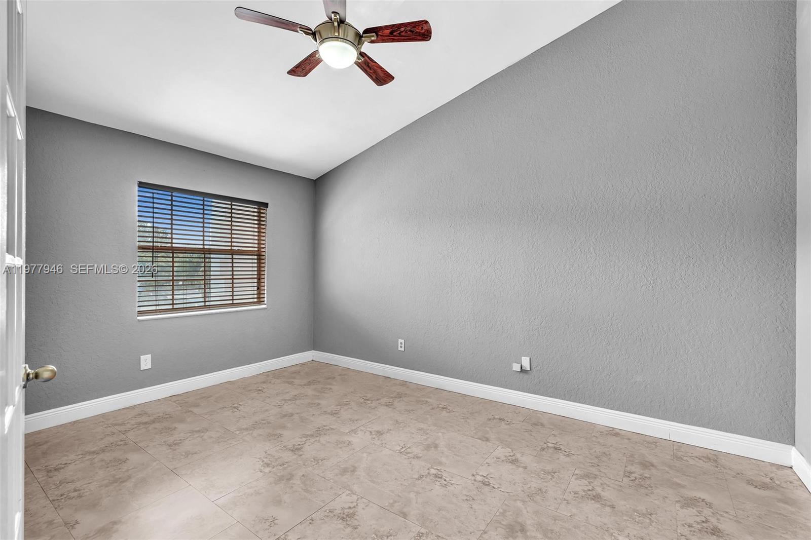 LAKEVIEW CLUB CONDO - Residential Lease