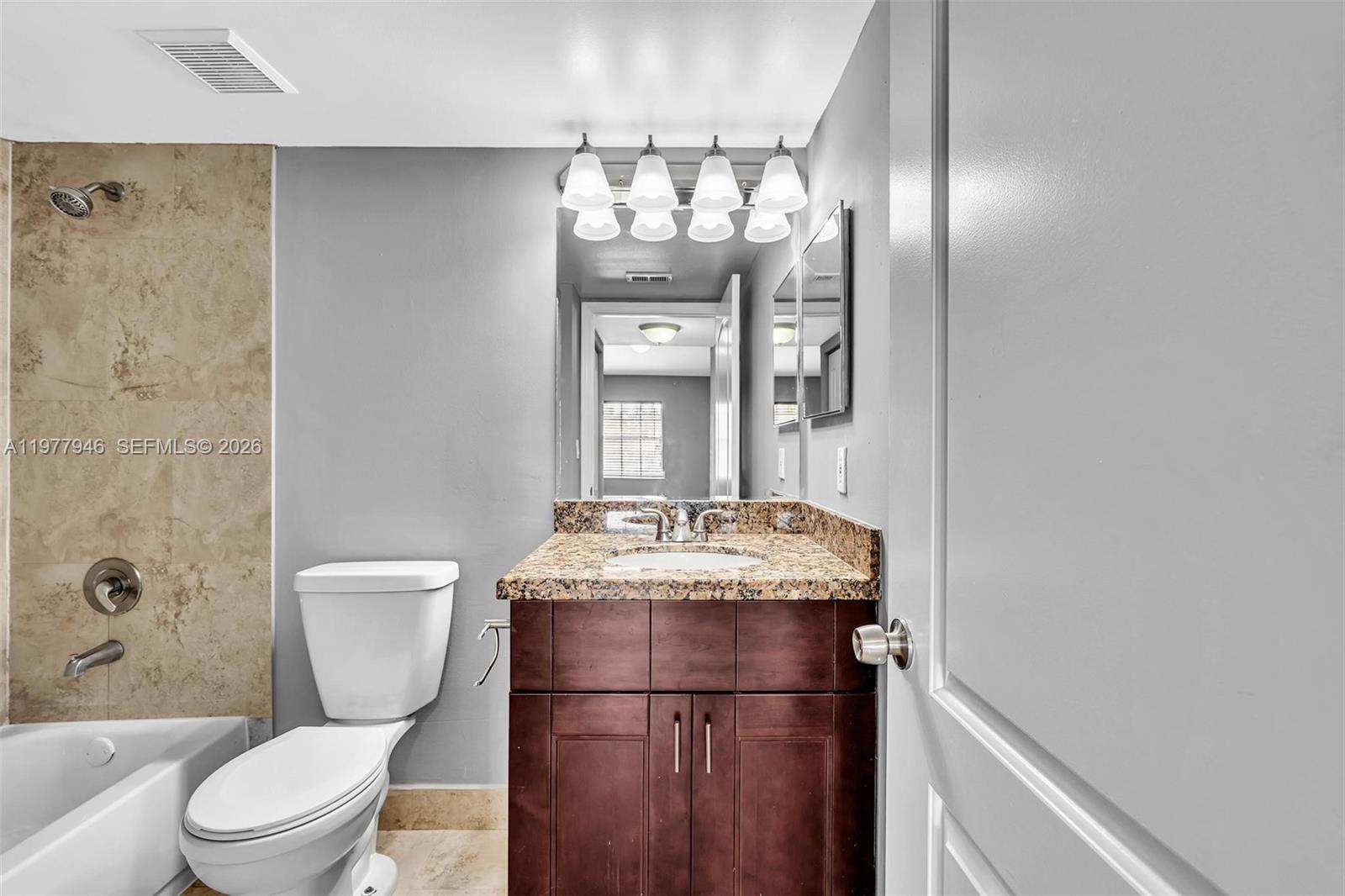 LAKEVIEW CLUB CONDO - Residential Lease