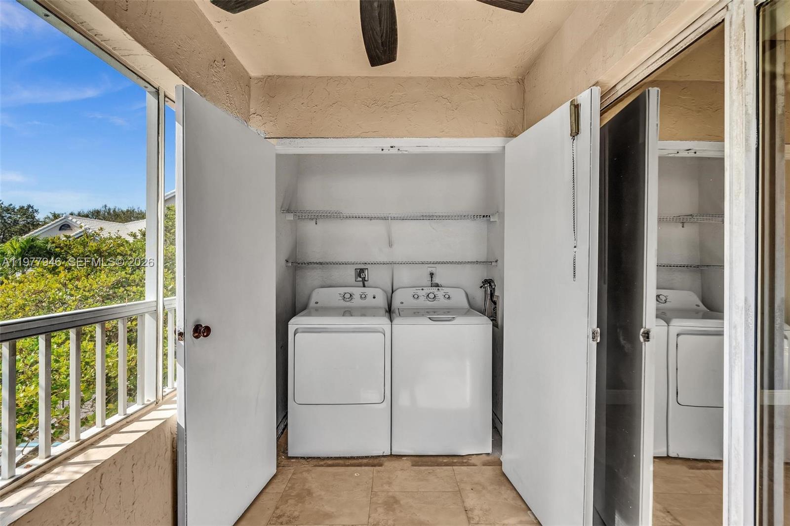 LAKEVIEW CLUB CONDO - Residential Lease