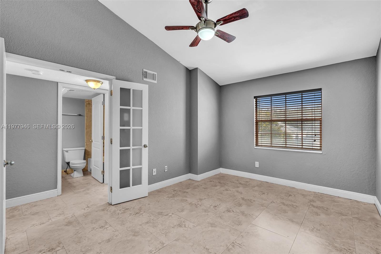 LAKEVIEW CLUB CONDO - Residential Lease