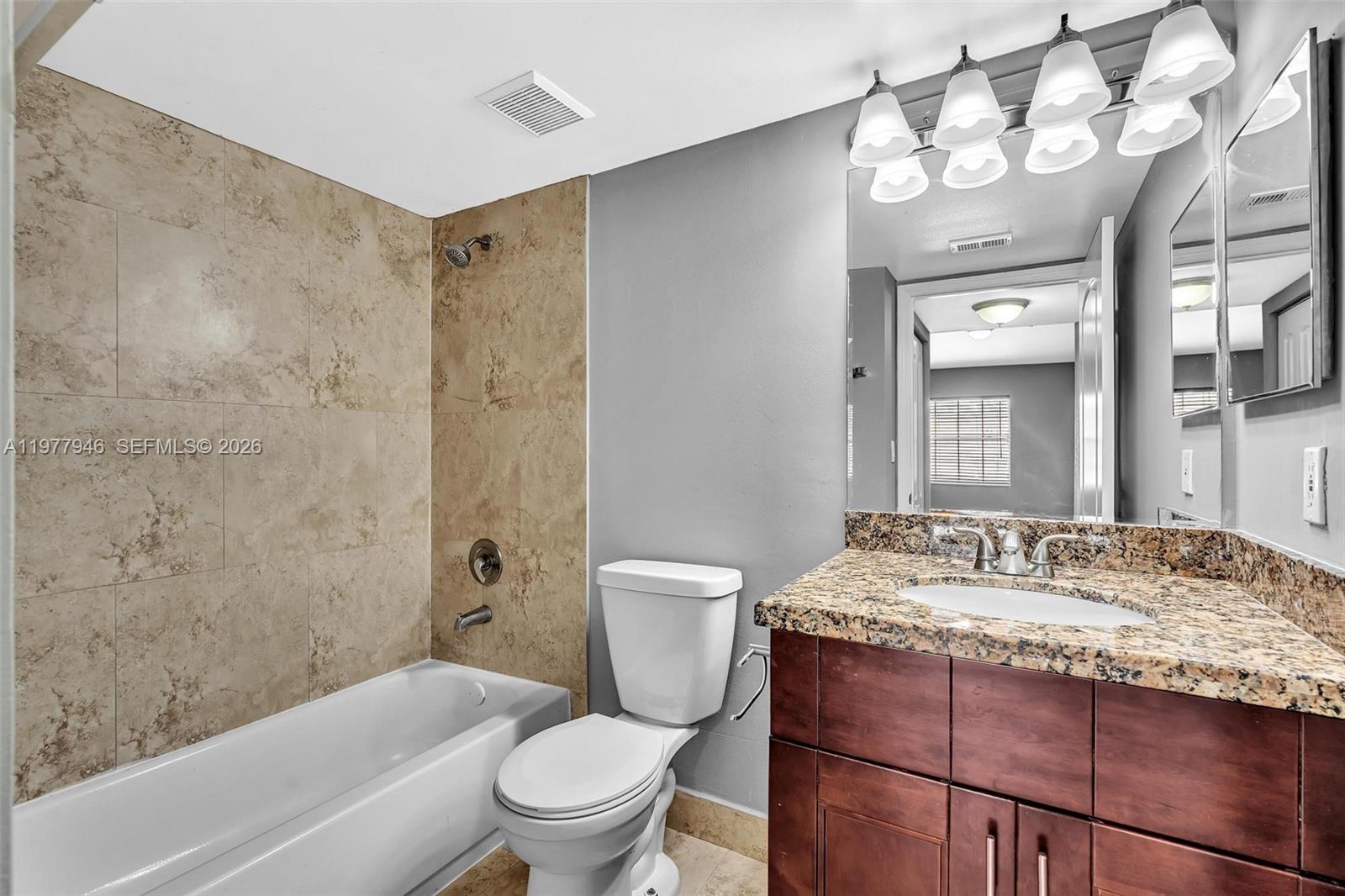 LAKEVIEW CLUB CONDO - Residential Lease