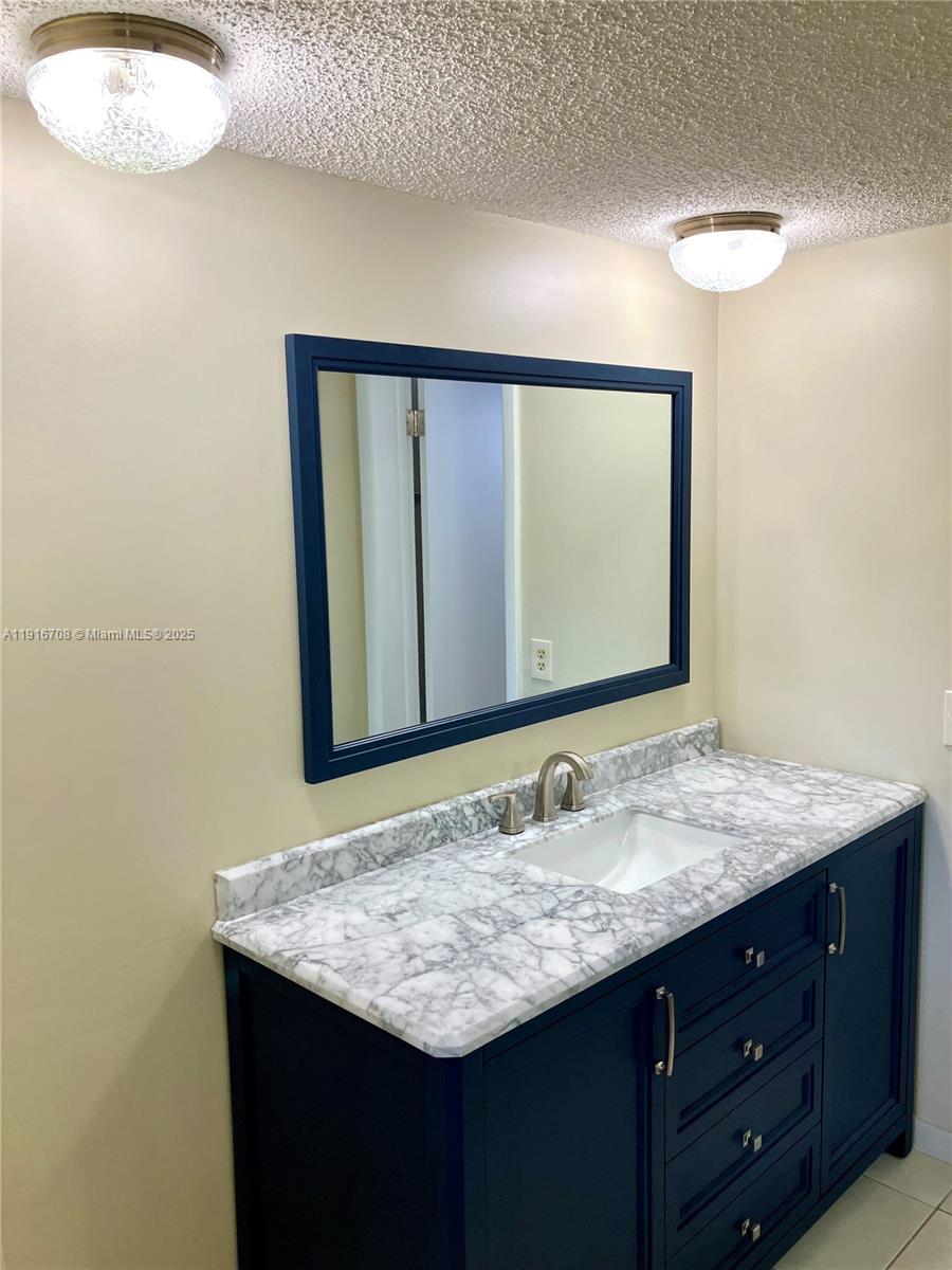 GARNET CONDO - Residential