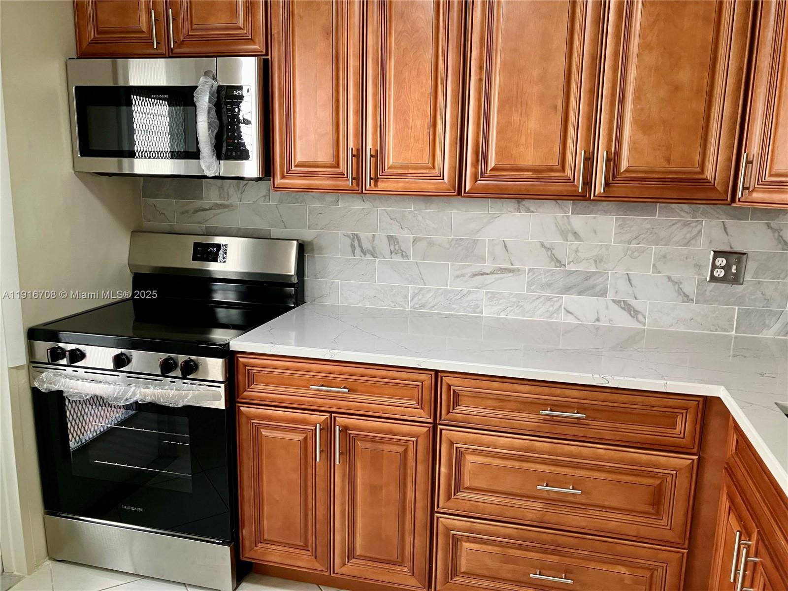 GARNET CONDO - Residential