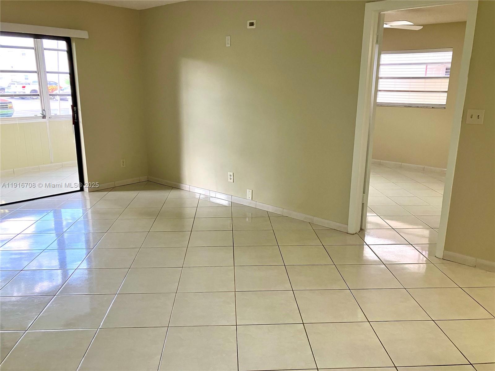 GARNET CONDO - Residential