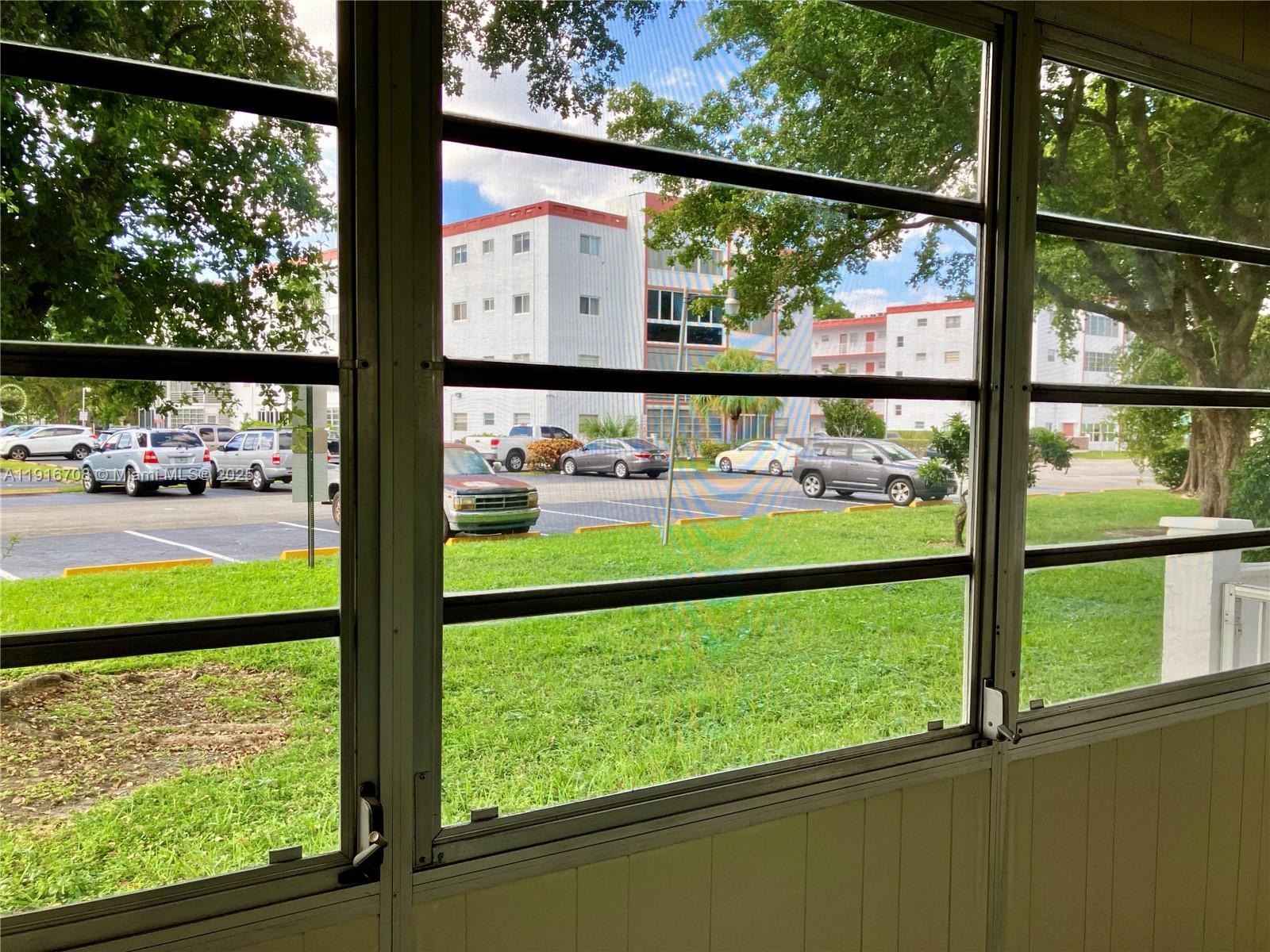 GARNET CONDO - Residential