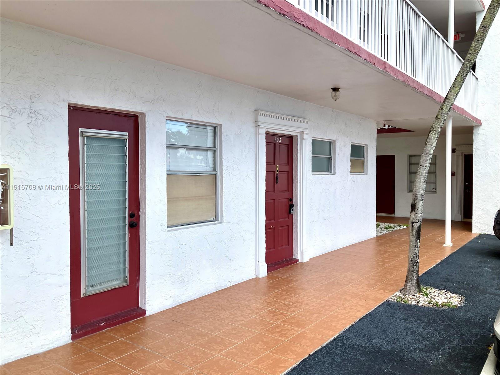 GARNET CONDO - Residential