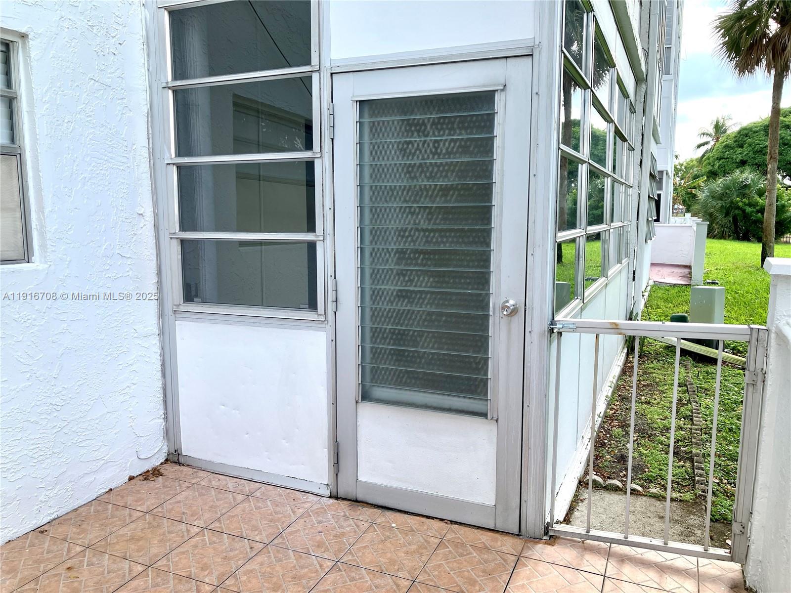 GARNET CONDO - Residential