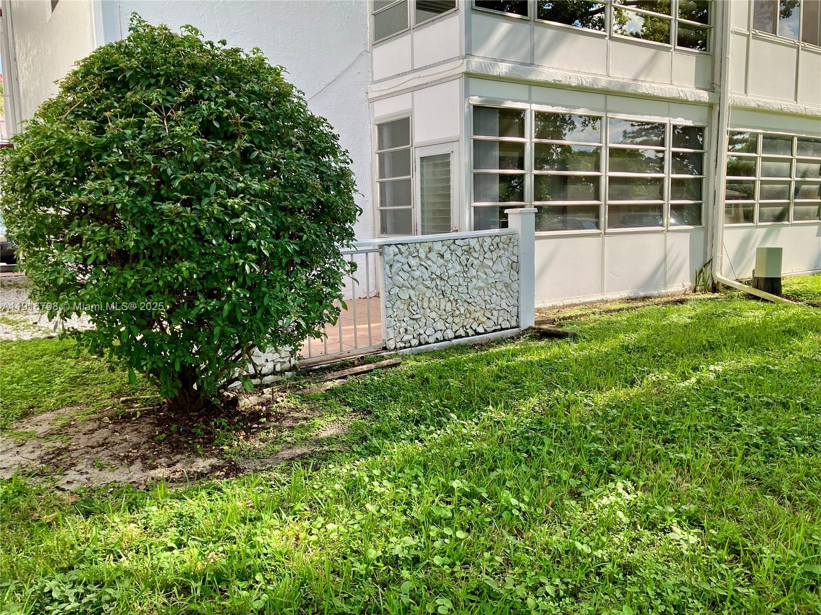 GARNET CONDO - Residential