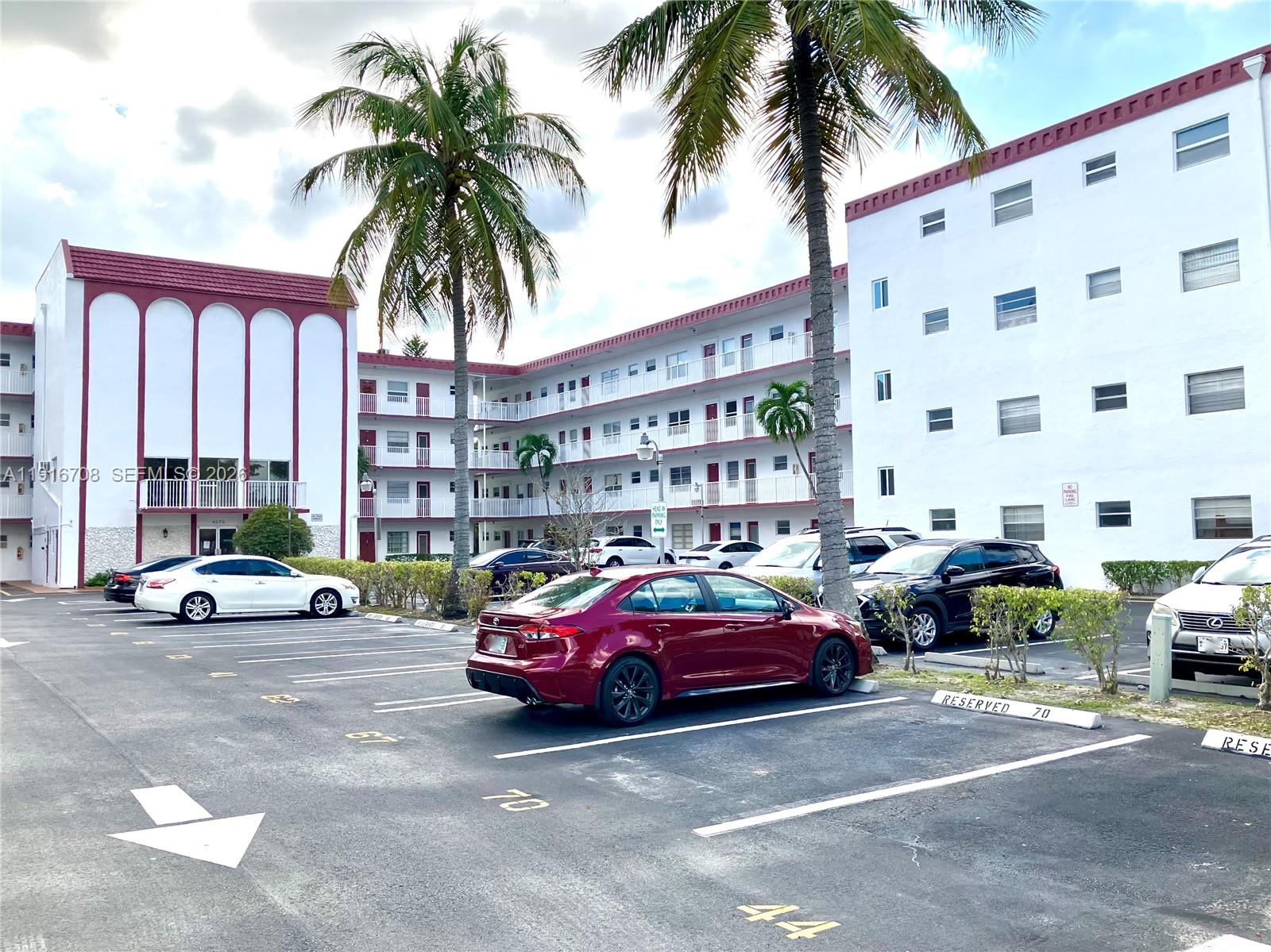 GARNET CONDO - Residential