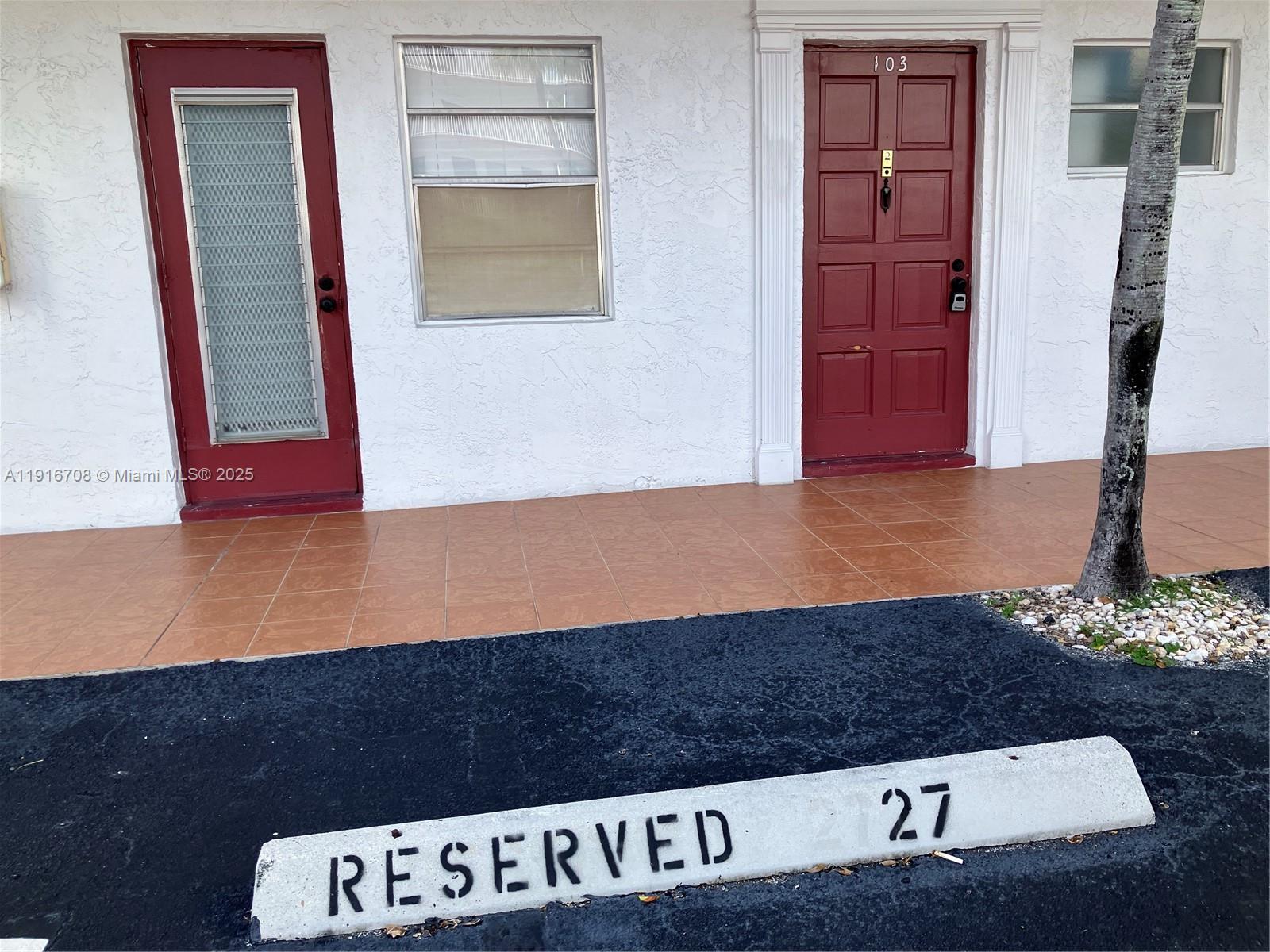 GARNET CONDO - Residential