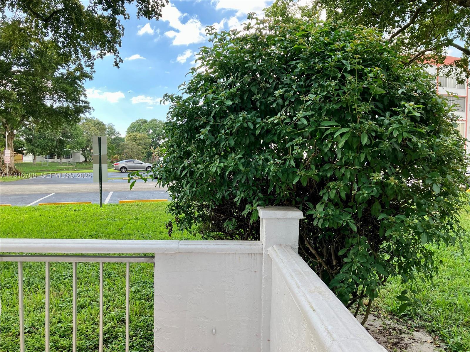 GARNET CONDO - Residential