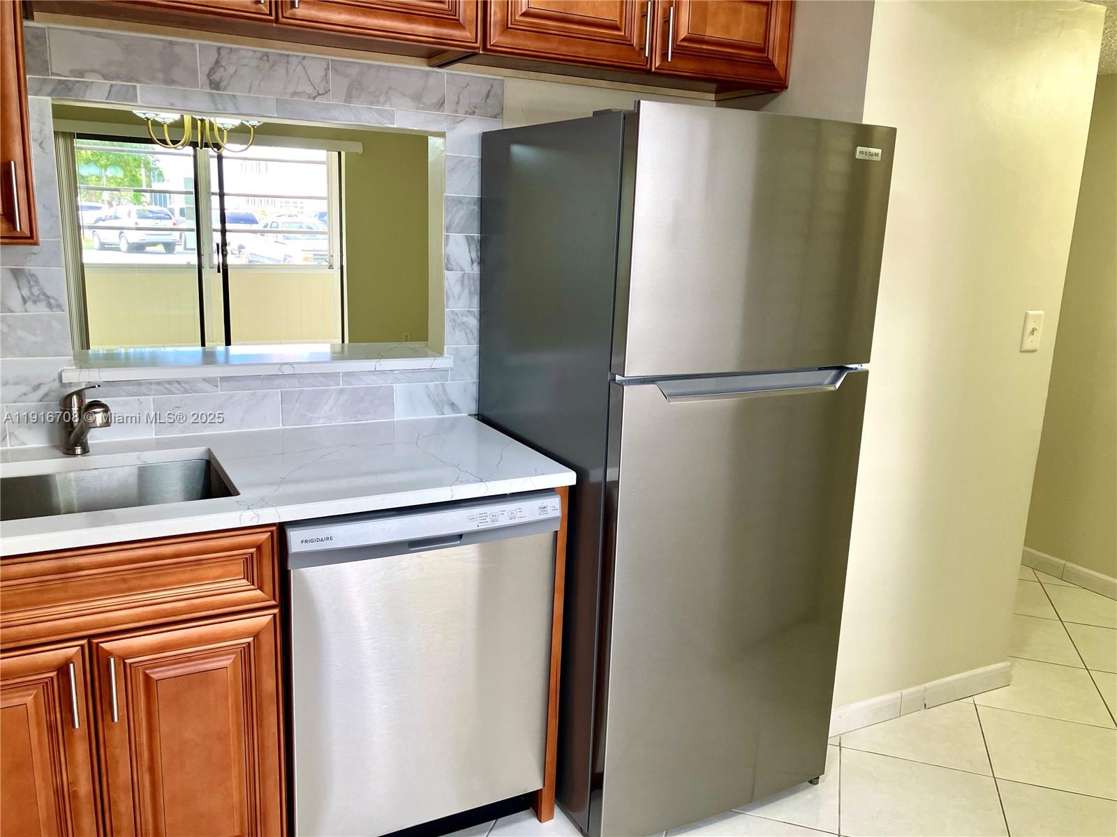 GARNET CONDO - Residential