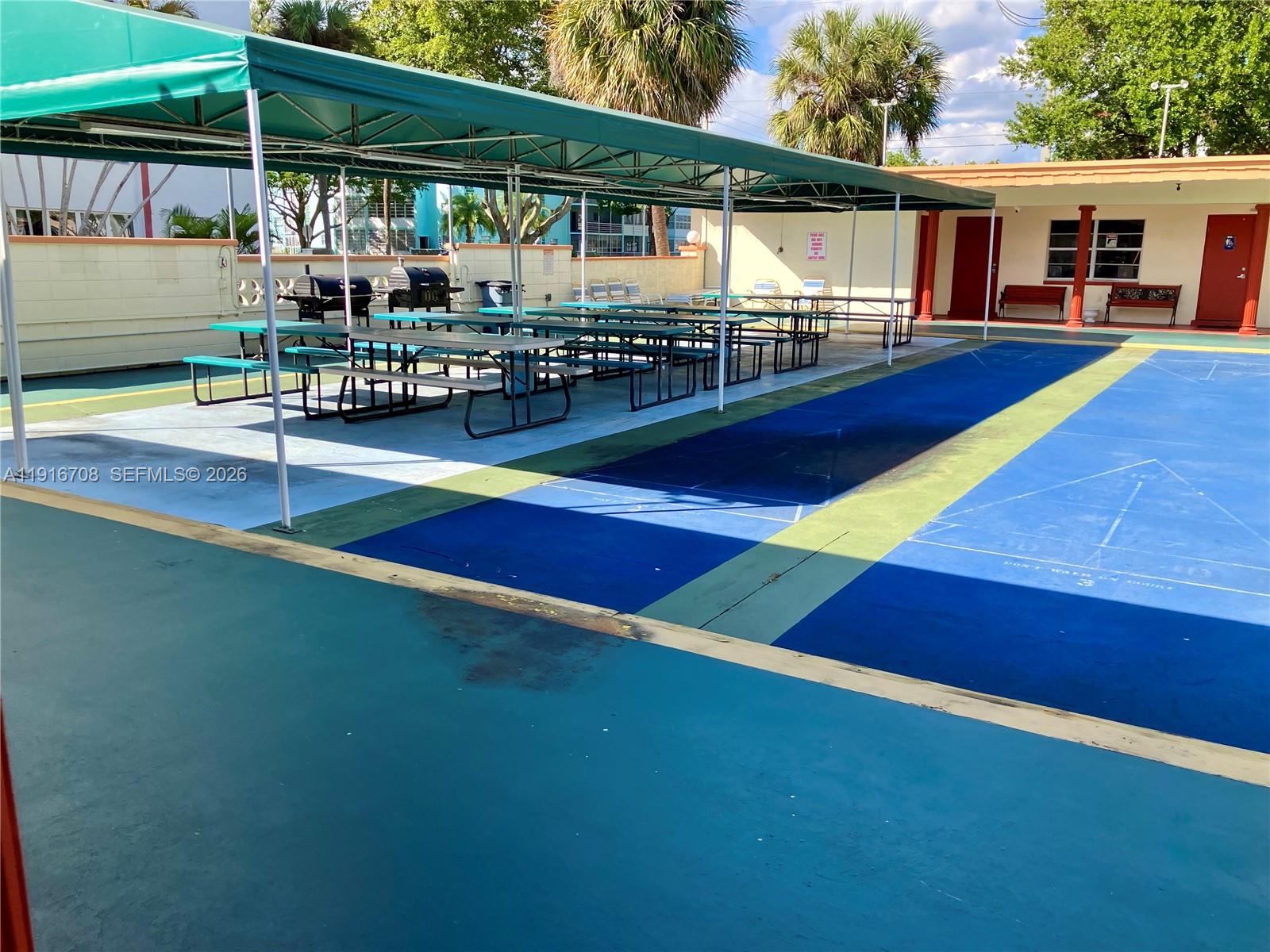 GARNET CONDO - Residential