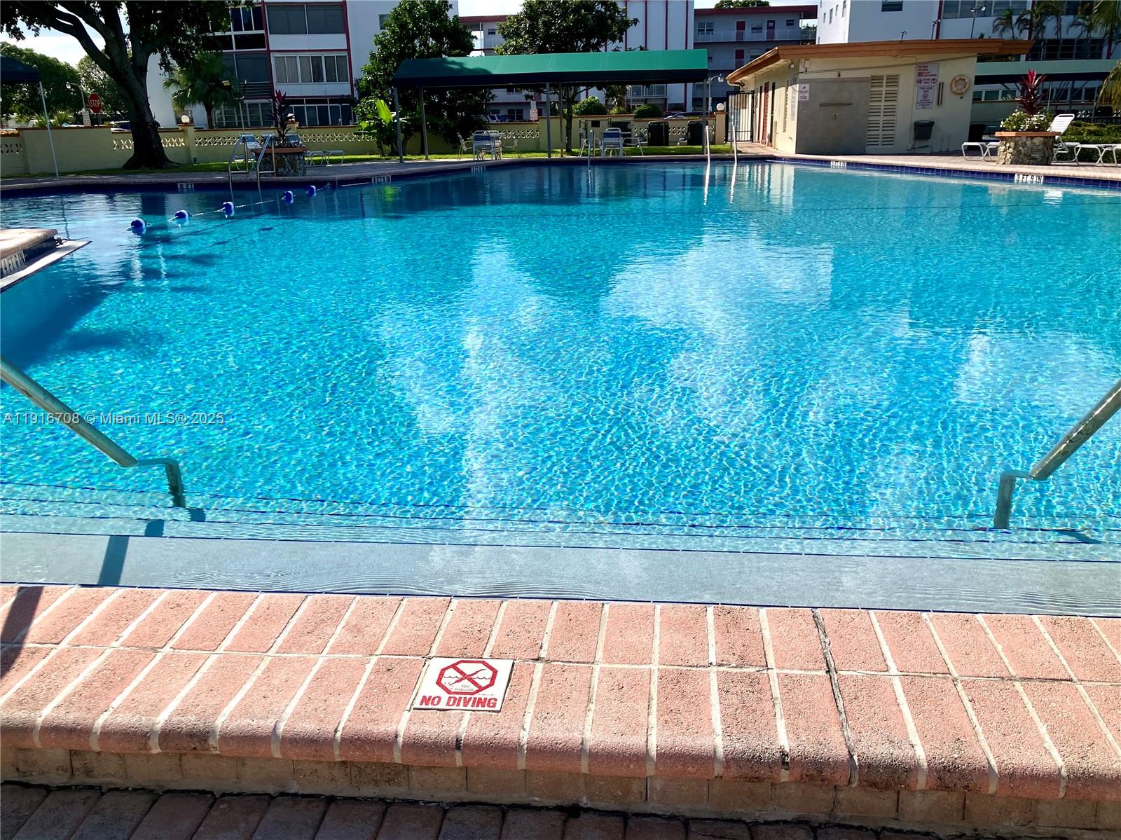 GARNET CONDO - Residential