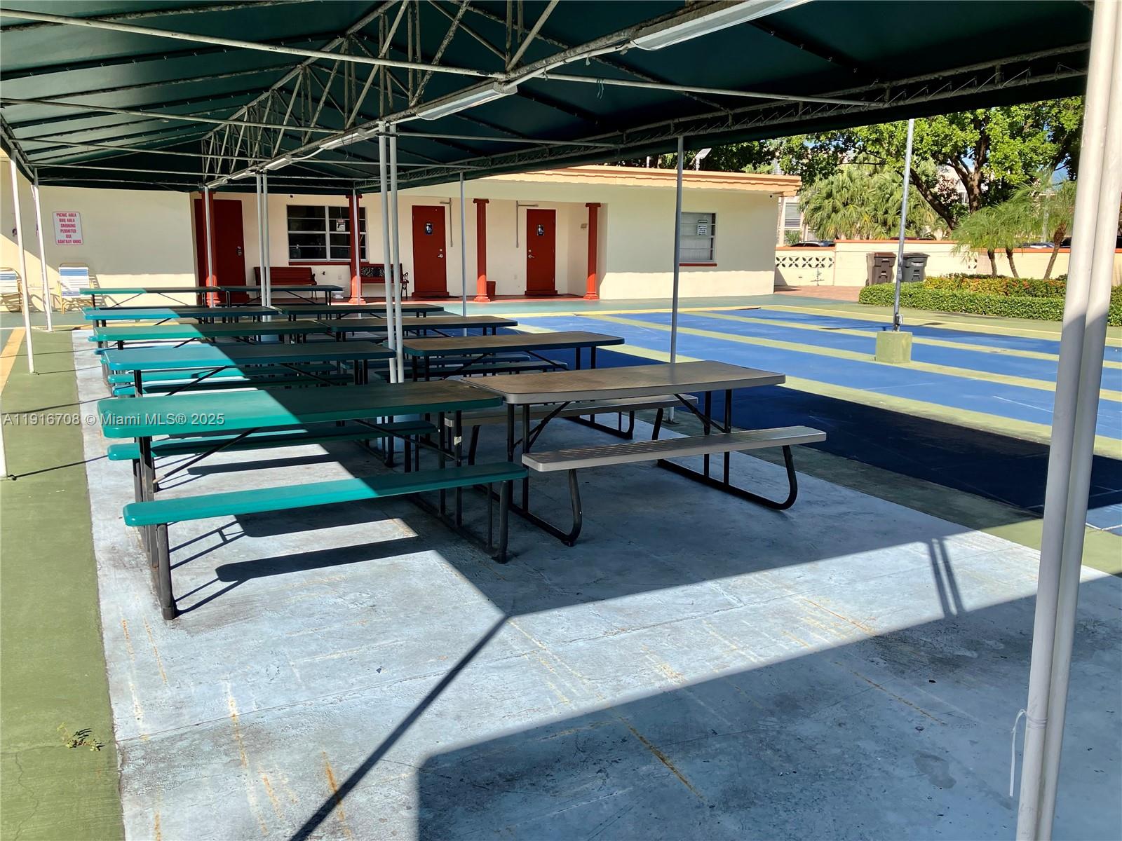 GARNET CONDO - Residential