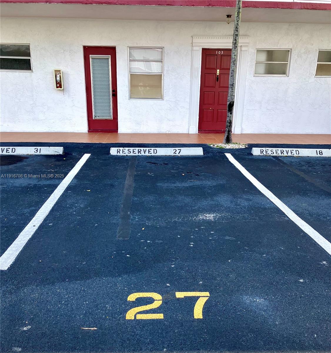 GARNET CONDO - Residential