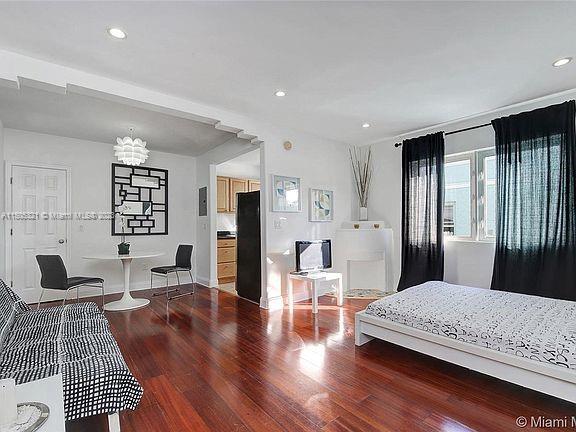 JEFFERSON PLACE CONDO - Residential