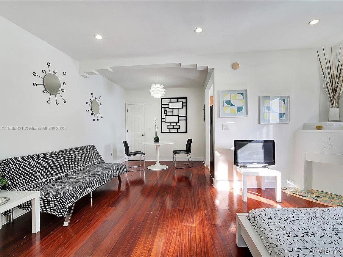 Beautiful studio in the hearth of South Beach in an authentic Murray Dixon Art Deco building. Quiet unit on the second floor of a very well maintained building. Waterproofing and painting completed in 2023.
Recently remodeled with wood floor, impact windows, central air-conditioning , recess lighting, large walk-in closets. Steps to the Beach, Flamingo Park, South of 5th, shopping and restaurants.
Spacious & luminous unit.
Washer and dryer in a common room.
Tenant occupied until May 31st 2024.  $ 1550 /month