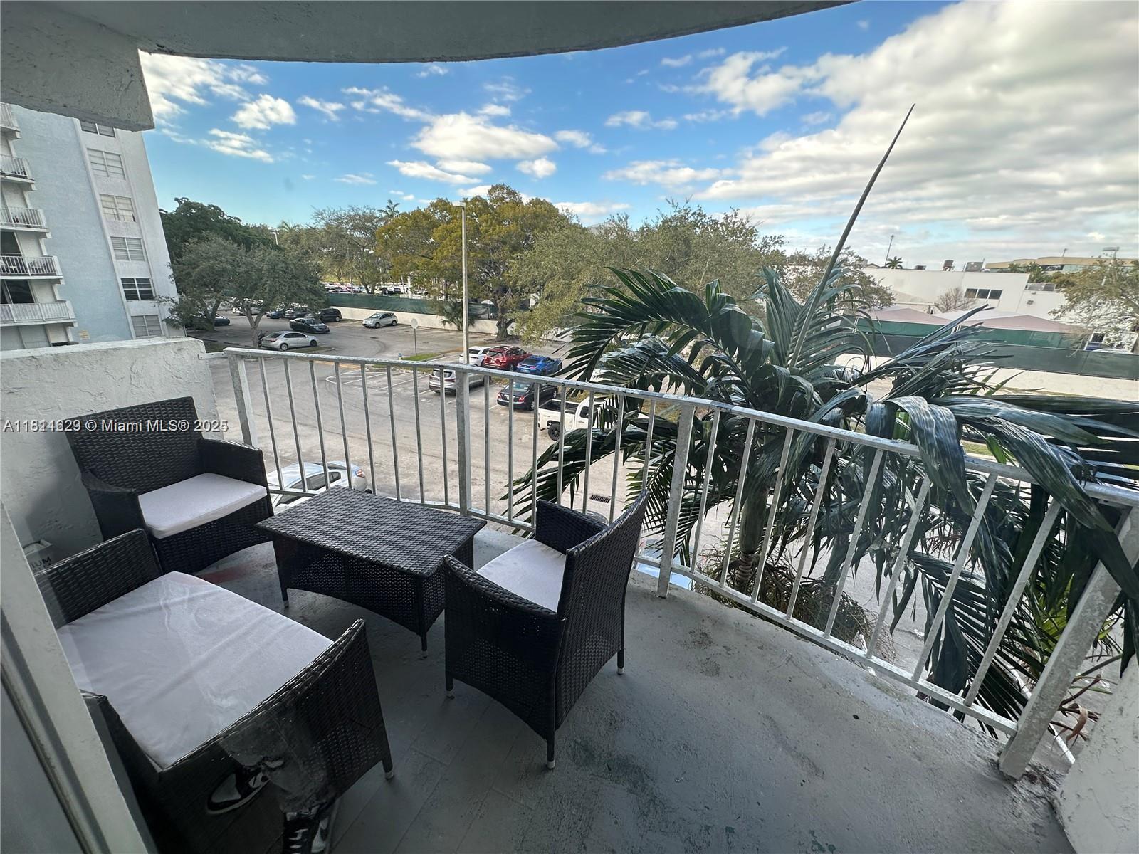 MONTECARLO CONDO - Residential