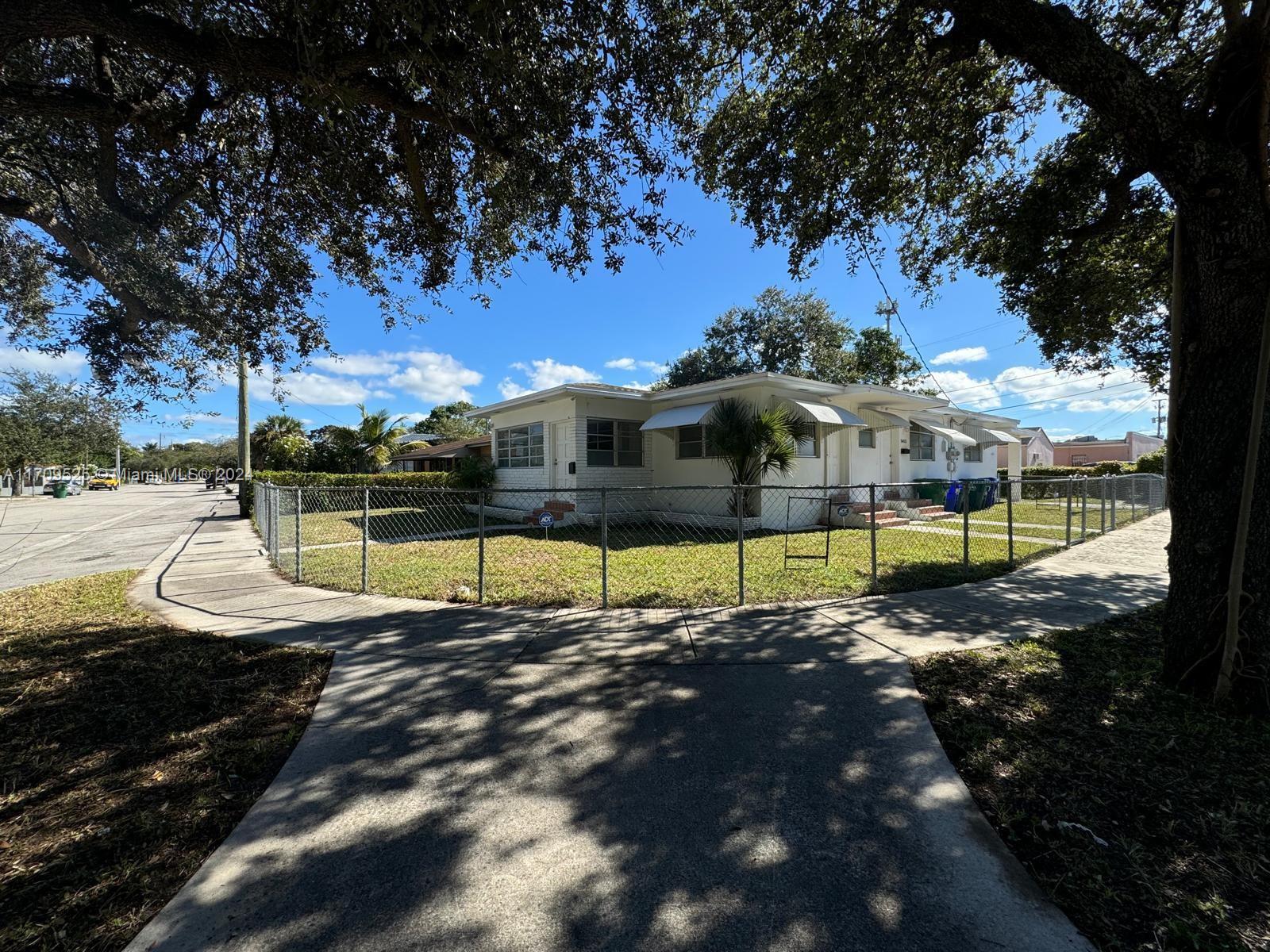 890 Nw 55th St 1, Miami, Broward County, Florida - 3 Bedrooms  
2 Bathrooms - 