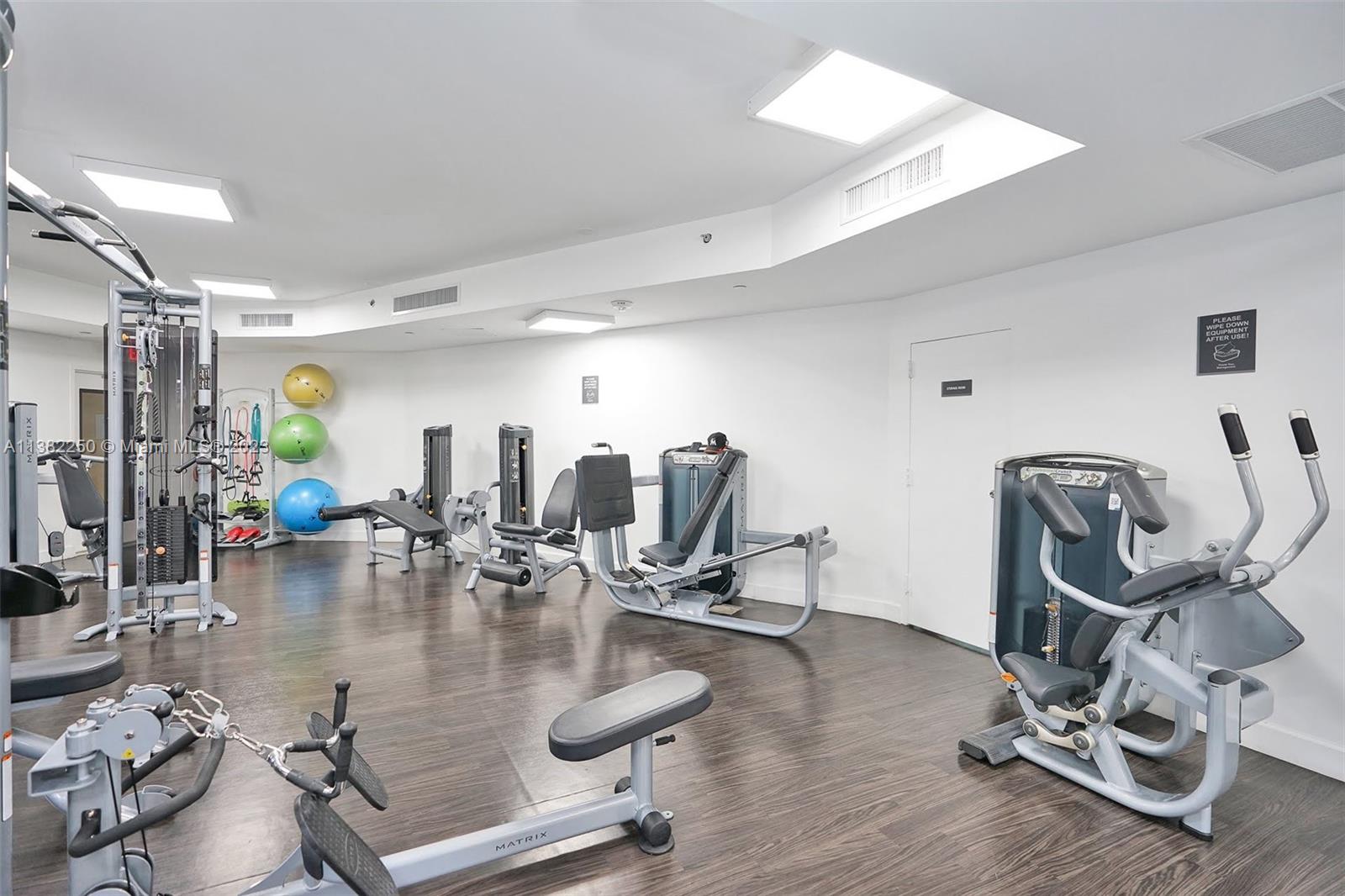 PARC CENTRAL AVENTURA EAS - Residential Lease