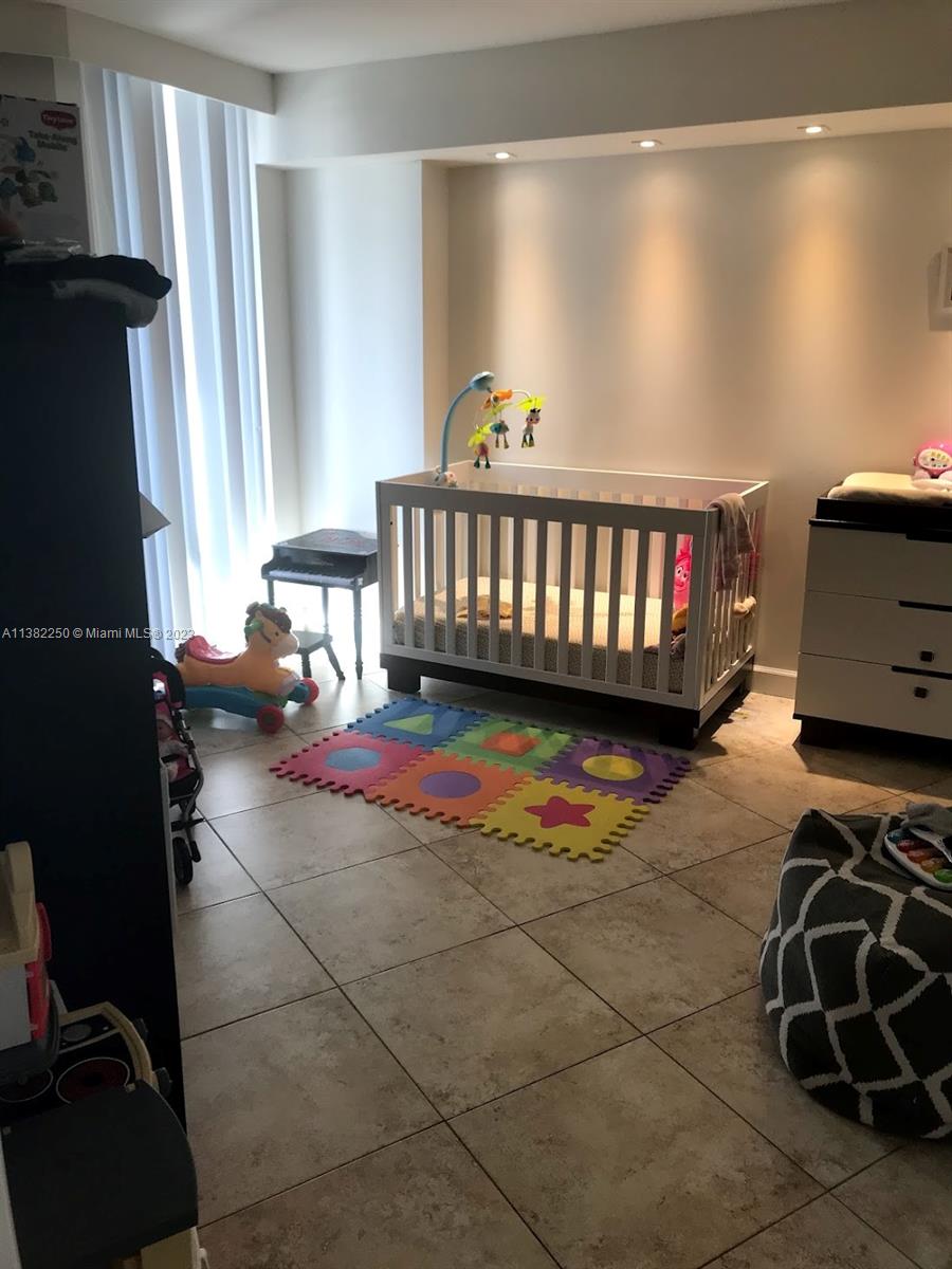 PARC CENTRAL AVENTURA EAS - Residential Lease