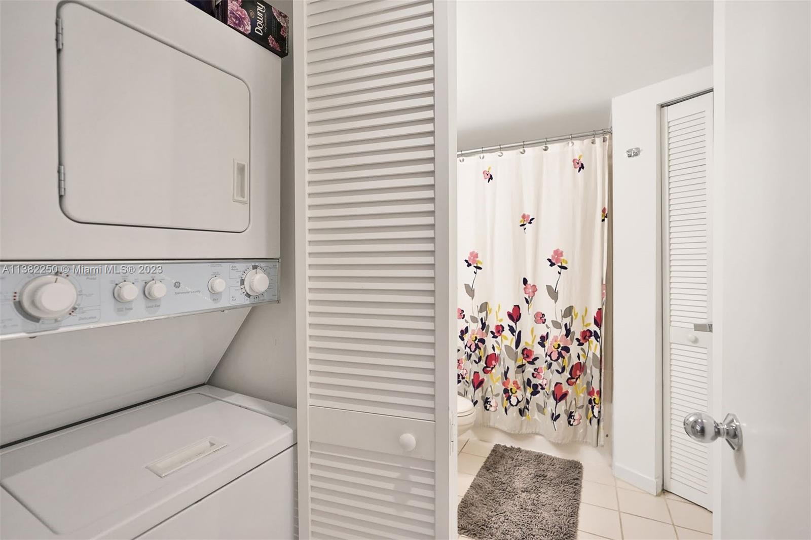 PARC CENTRAL AVENTURA EAS - Residential Lease