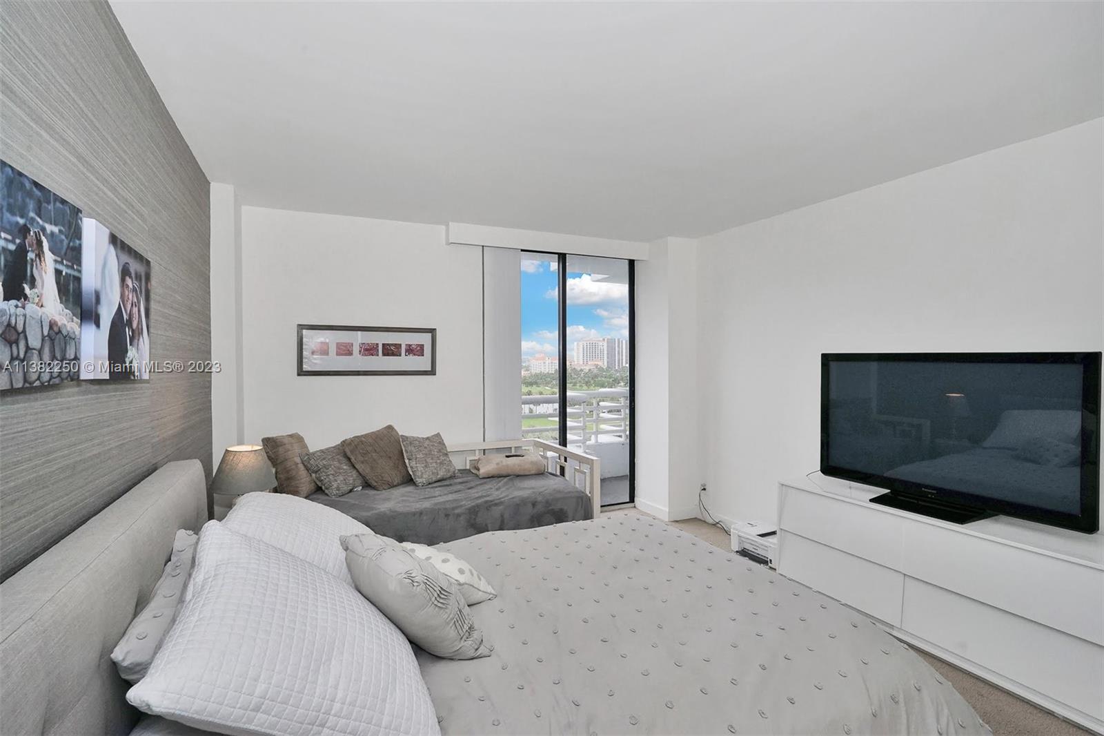 PARC CENTRAL AVENTURA EAS - Residential Lease