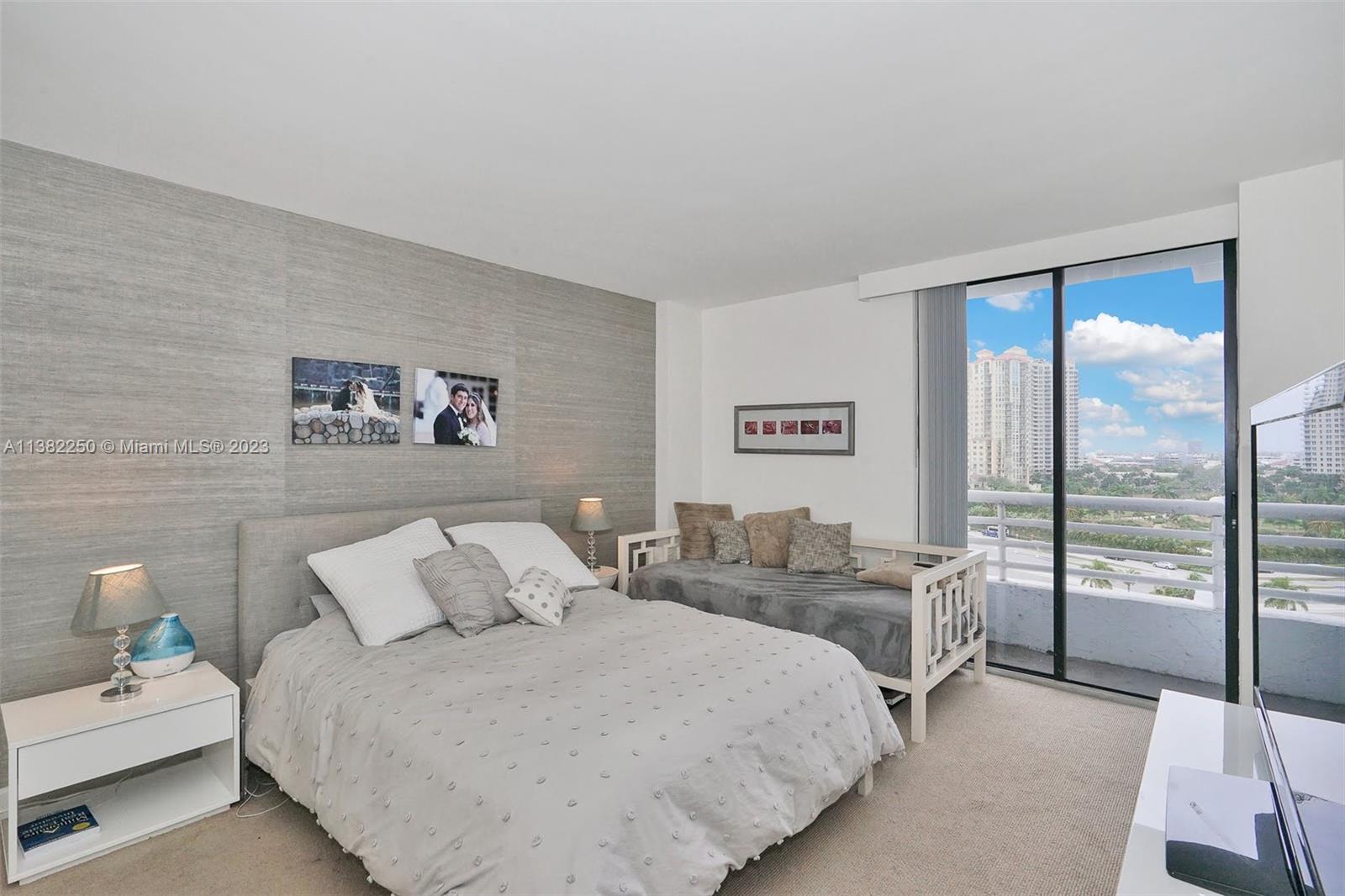 PARC CENTRAL AVENTURA EAS - Residential Lease