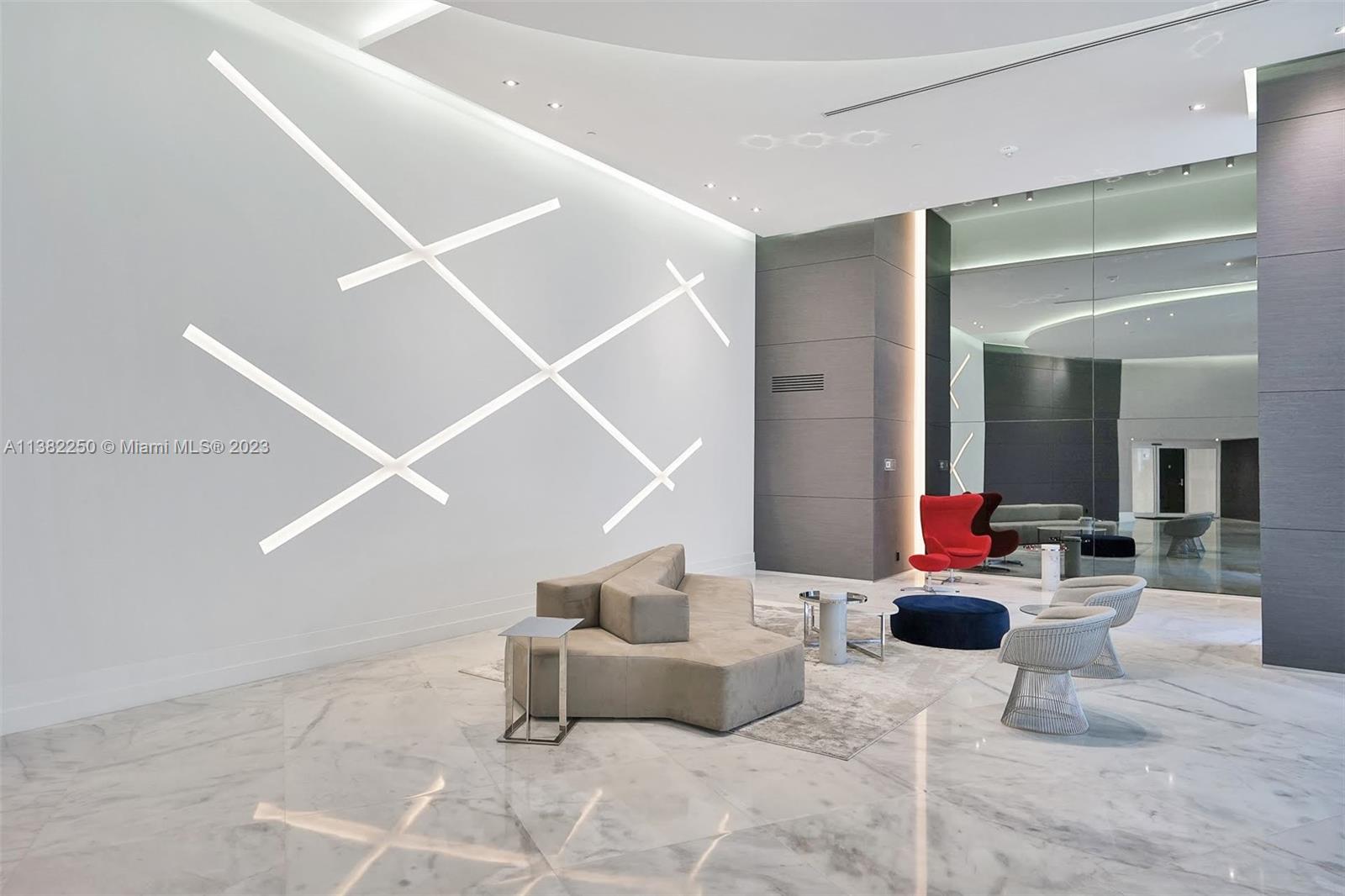 PARC CENTRAL AVENTURA EAS - Residential Lease