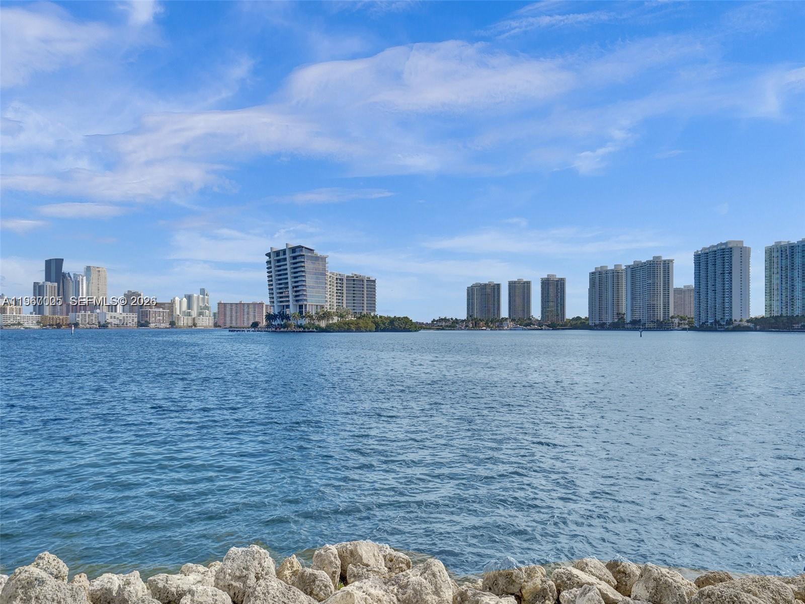 MYSTIC POINTE TOWER 500 C - Residential