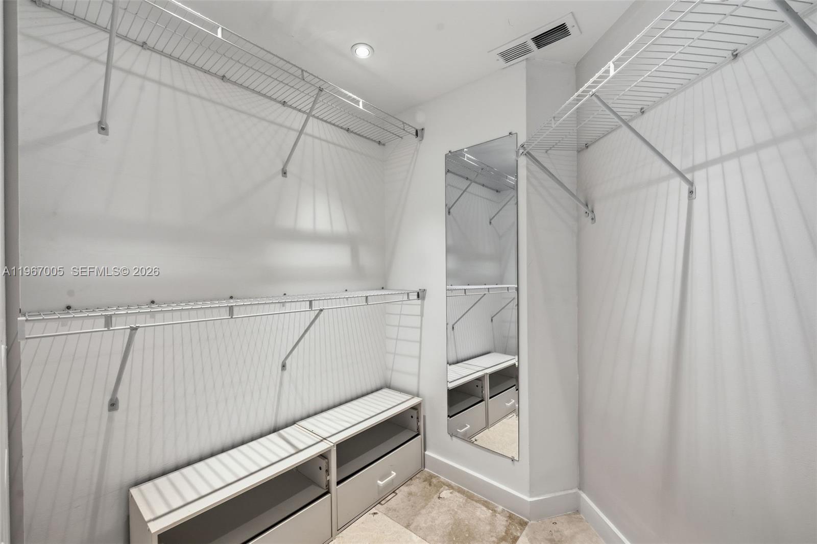 MYSTIC POINTE TOWER 500 C - Residential