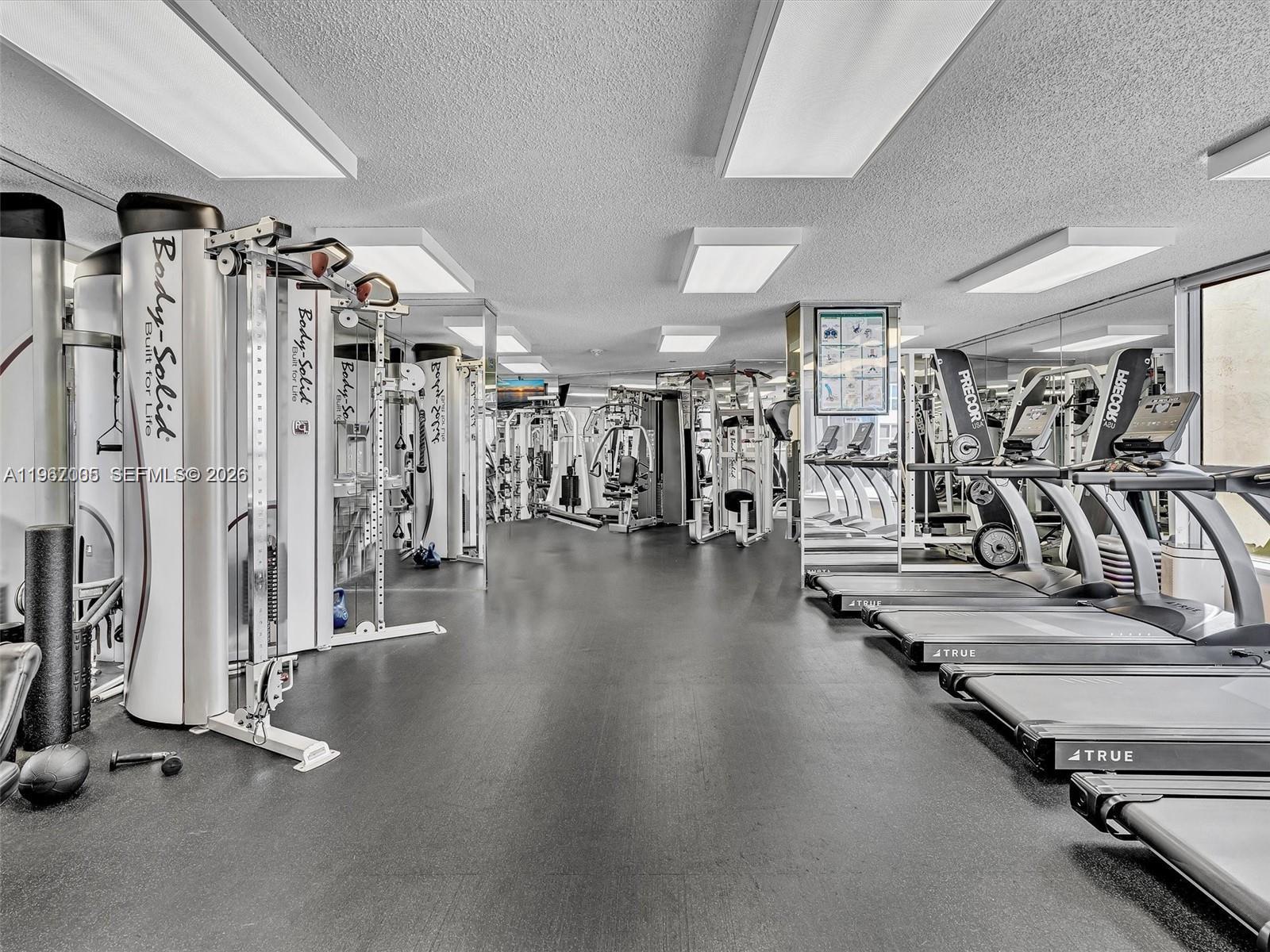 MYSTIC POINTE TOWER 500 C - Residential