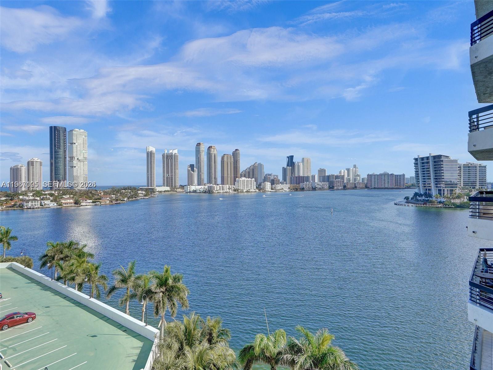 MYSTIC POINTE TOWER 500 C - Residential