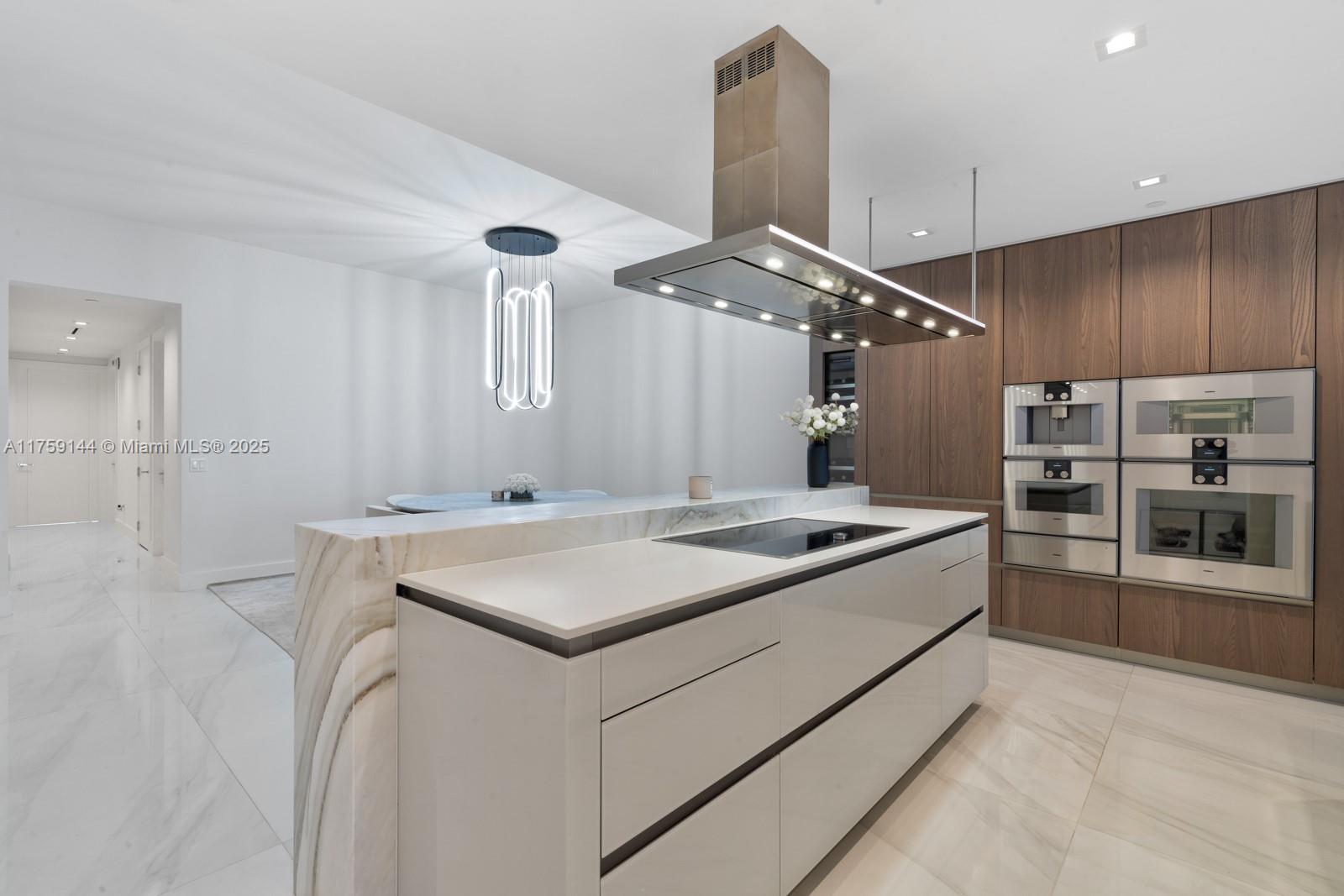 NORTH BISCAYNE BEACH AMEN - Residential