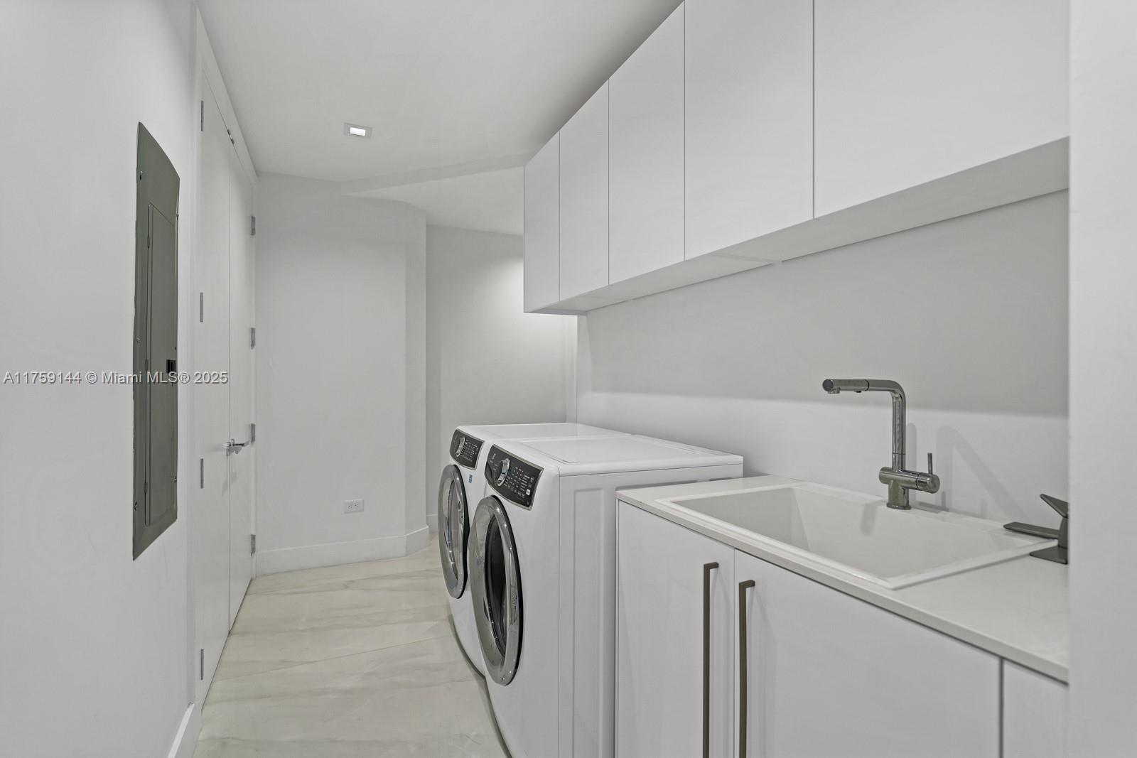 NORTH BISCAYNE BEACH AMEN - Residential