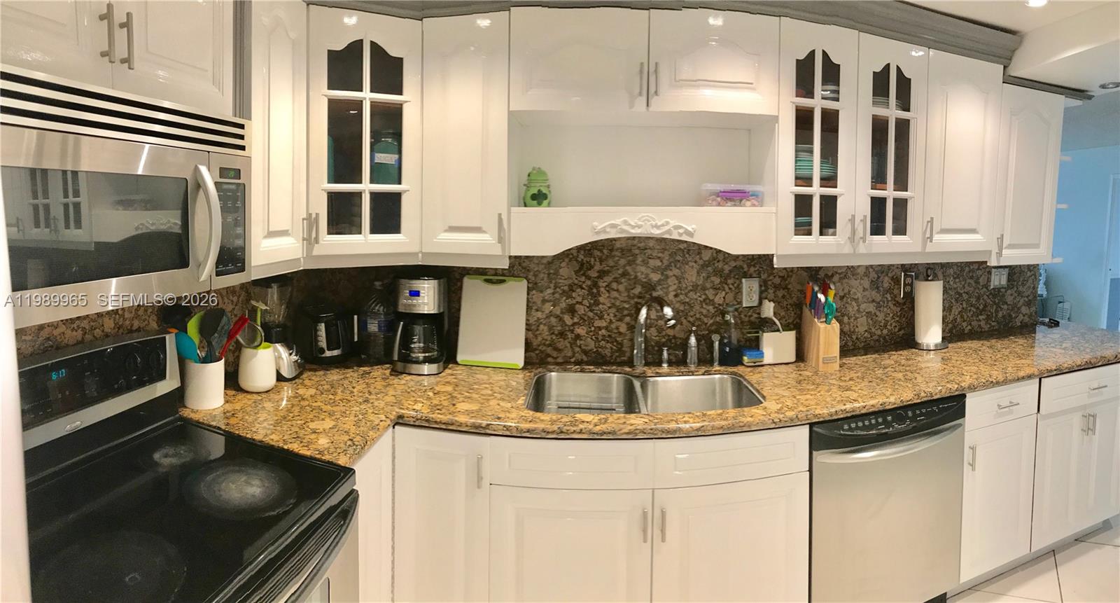 WINSTON TOWERS 700 CONDO - Residential Lease