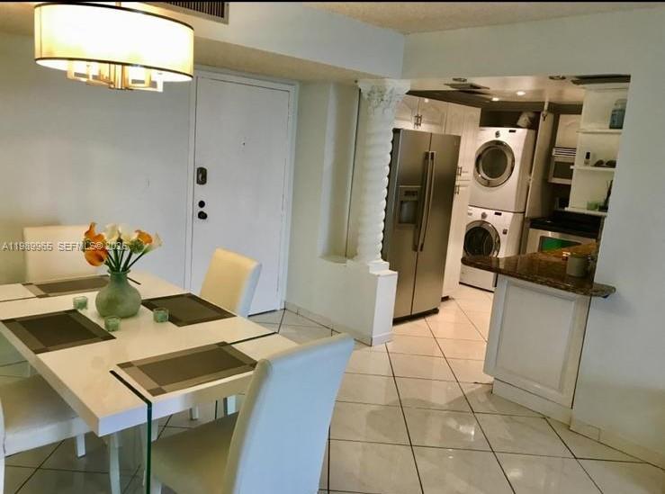 WINSTON TOWERS 700 CONDO - Residential Lease