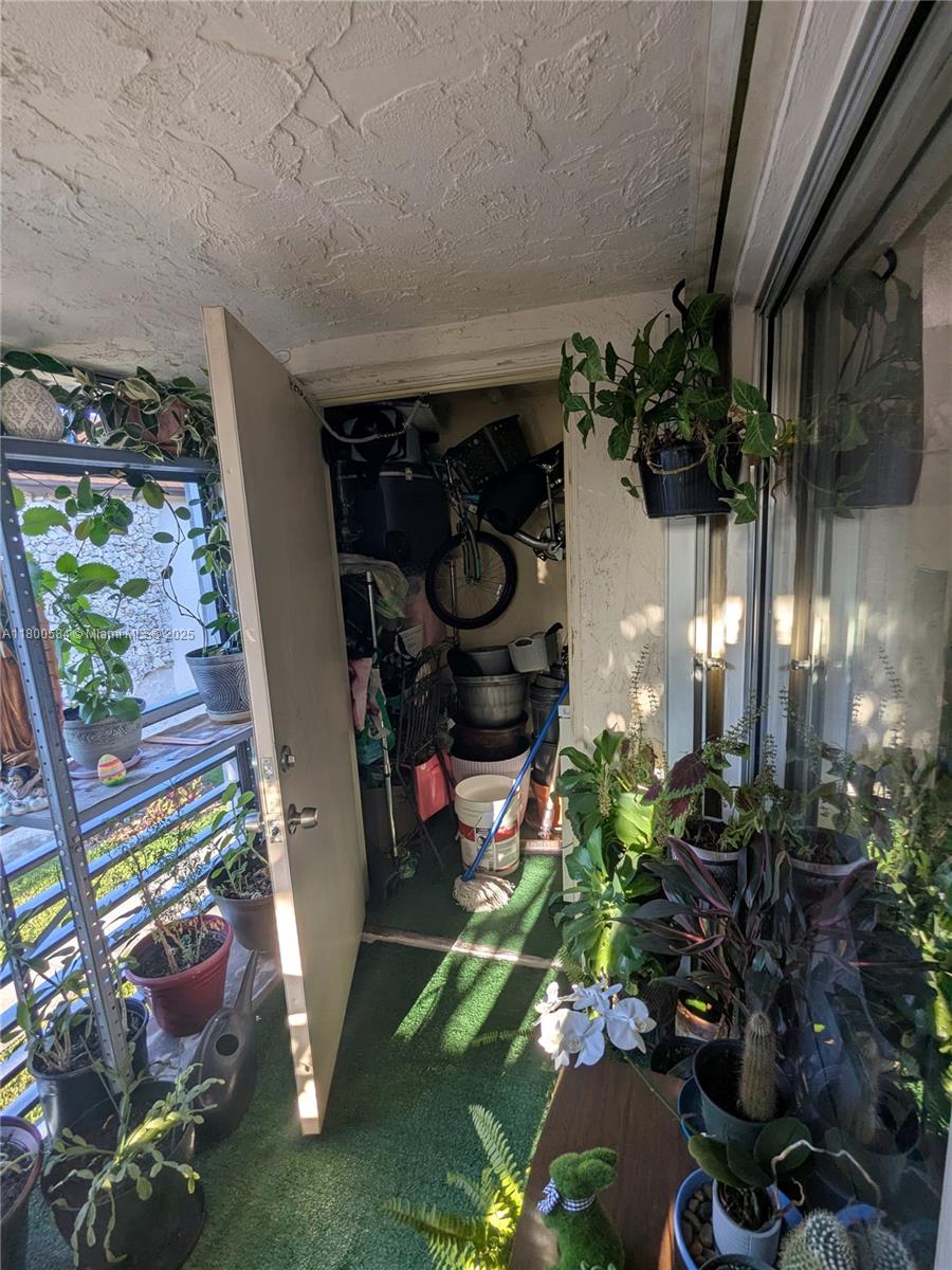 LAURELS AT MARGATE CONDO - Residential