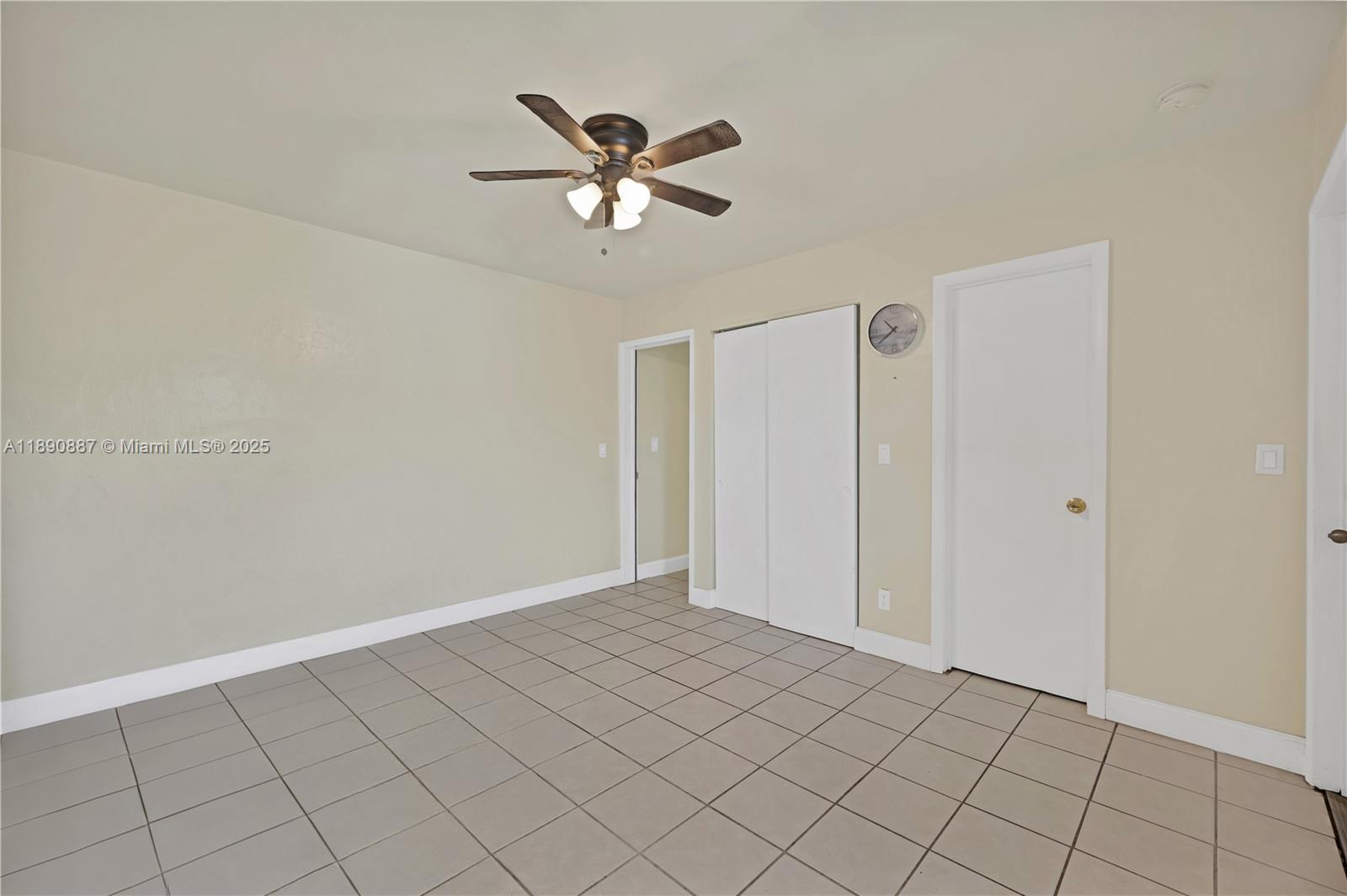 HOLLYWOOD LAWNS - Residential Income