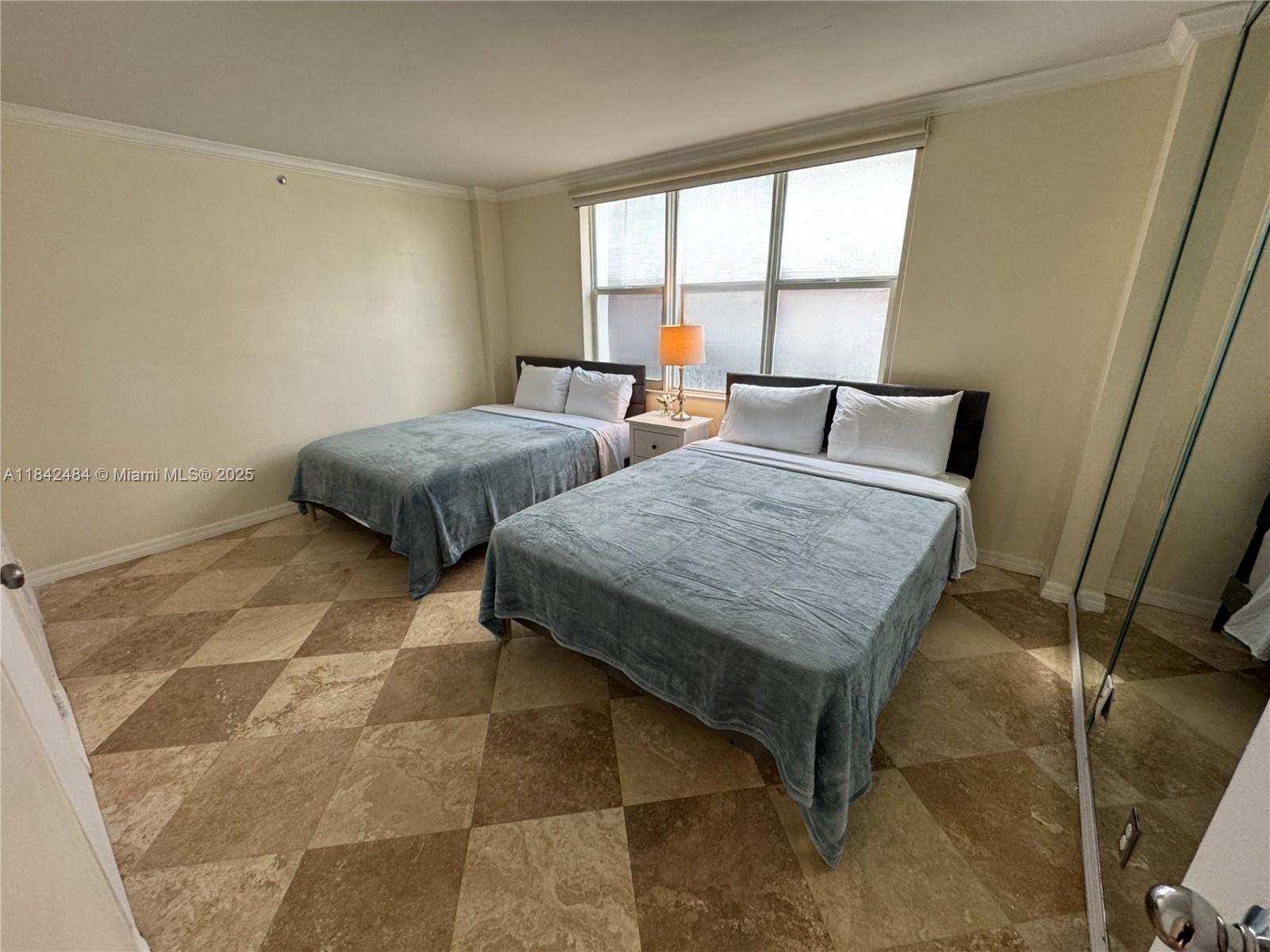 9195 Collins Ave 912