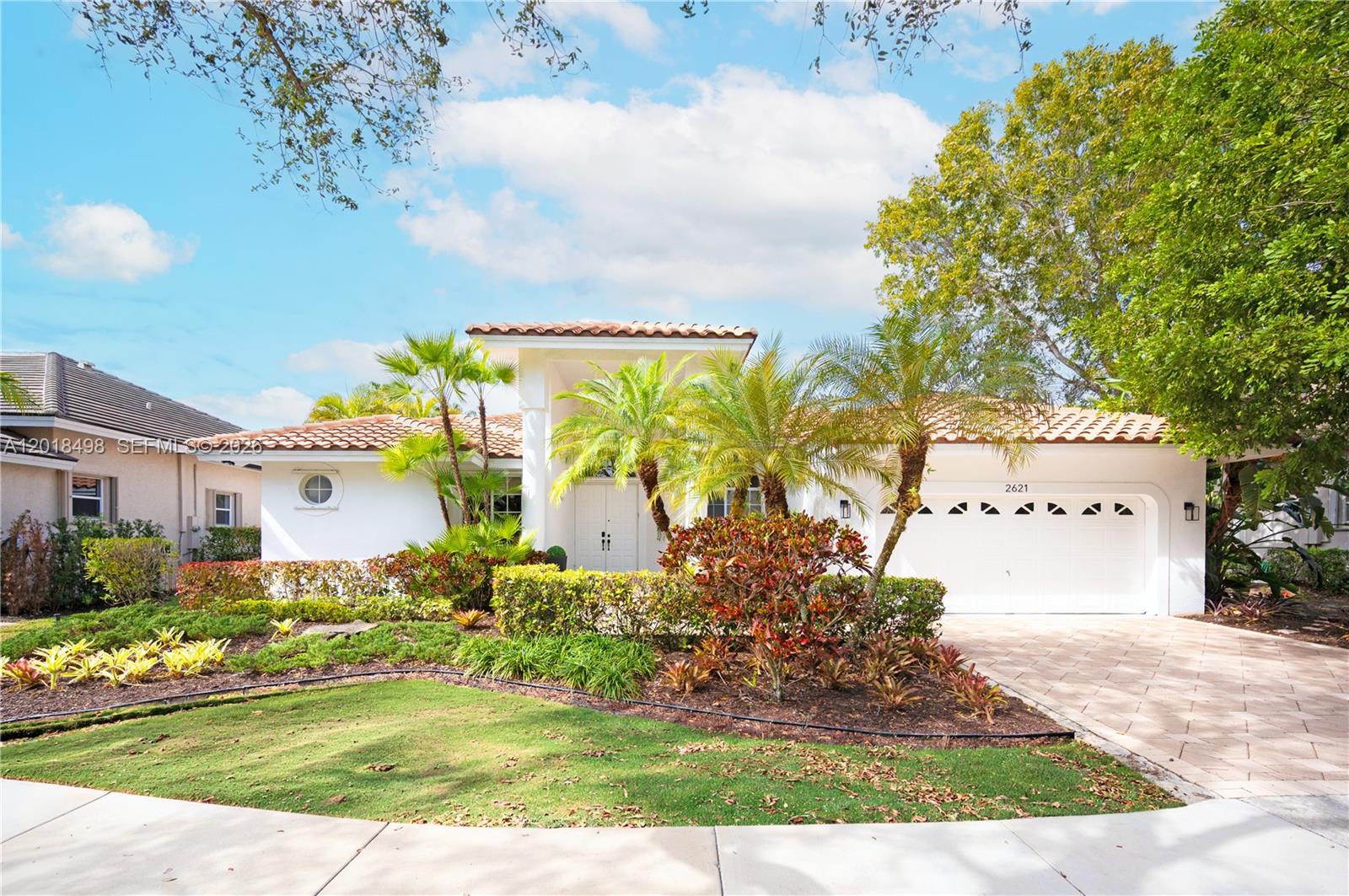 2621 Oakbrook Ln