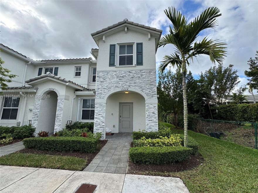 Beautiful corner villa for rent in Homestead! This spacious 3-bedroom, 2.5-bathroom townhouse offers an excellent layout designed for comfort and functionality. The property features a private patio and a desirable corner location, providing extra privacy with no neighbors on one side. Enjoy the convenience of two parking spaces directly in front of the property—an attractive and practical feature for residents and guests. Located in a well-maintained, family-friendly community with great amenities including a gym and swimming pool. Centrally located with easy access to shopping, dining, and major roads. Contact us today to schedule a private showing!