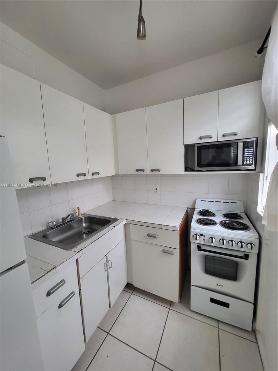 605 Euclid Ave 106