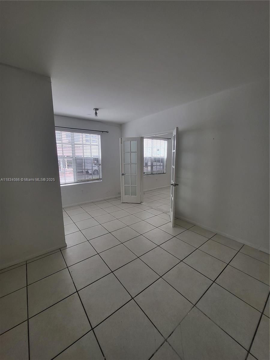605 Euclid Ave 106
