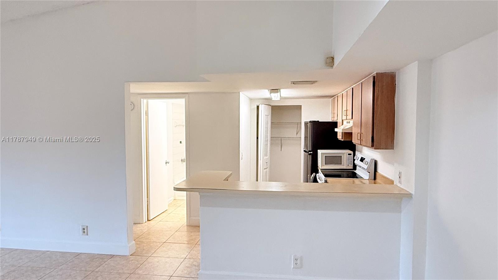 LAKES OF JACARANDA CONDO - Residential