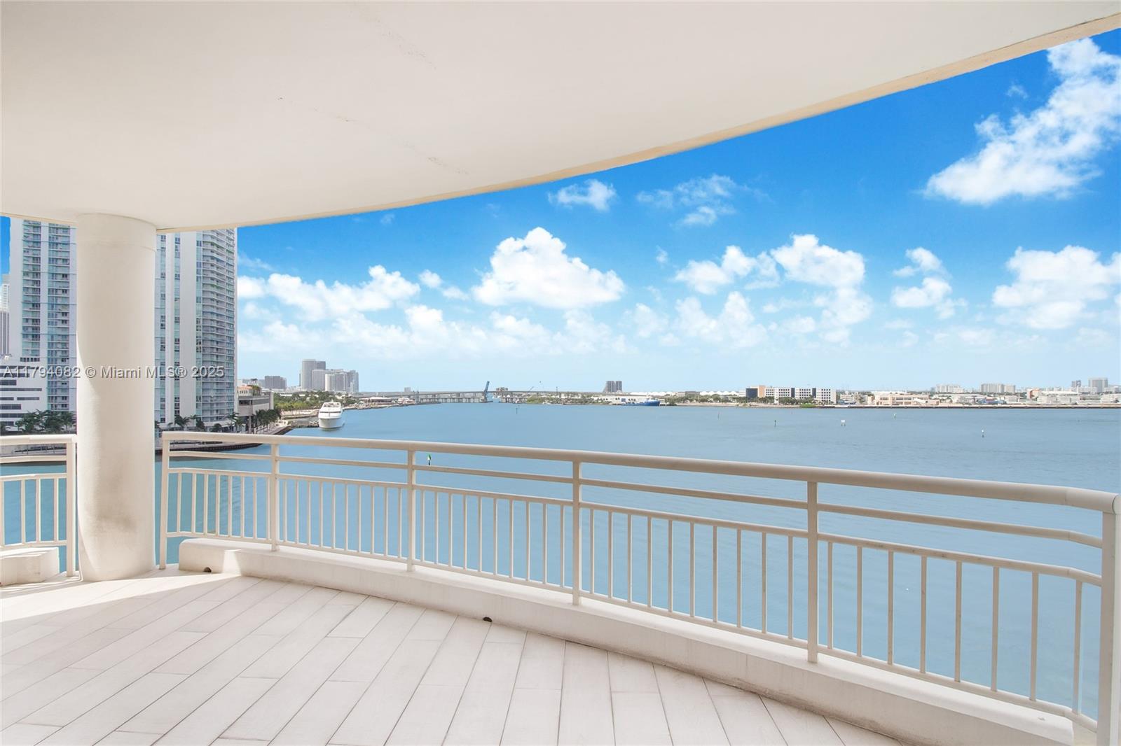 888 Brickell Key Dr 712