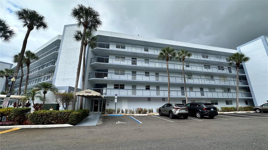 Welcome home, this lovely 2/2 condo is conveniently located in East Boca. A large condo with a split floor plan, Huge master bedroom feature ensuite and walk in closet. Newer dishwasher, refrigerator, waher and dryer. Secure building just finished painting. It’s close to I95, the beach, sopping and a plethora of restaurants to choose from. All age building, very safe and secure.